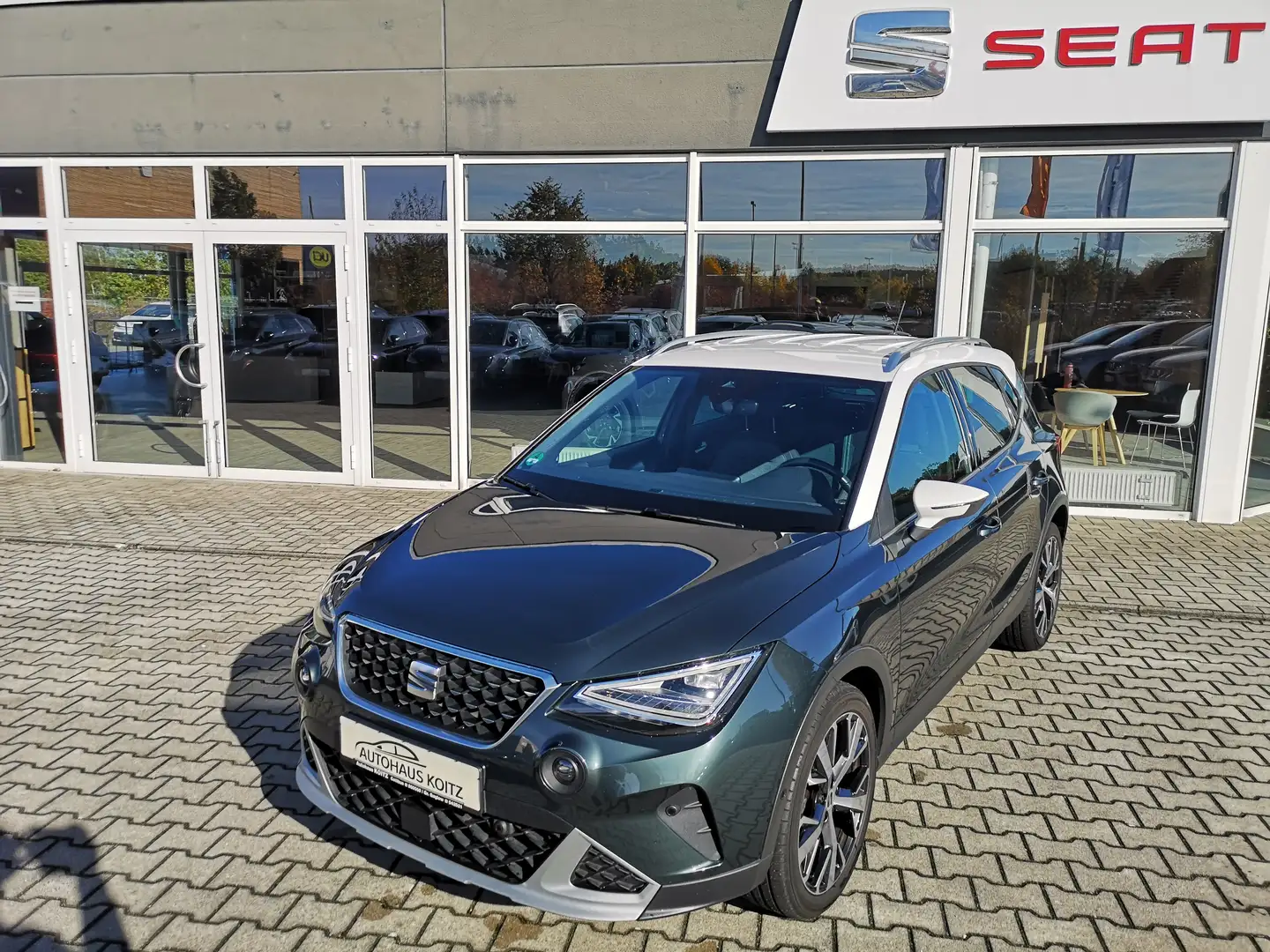 SEAT Arona Xperience 1.0TSI DSG LED ToterWinkel Parklenk Navi Grün - 1