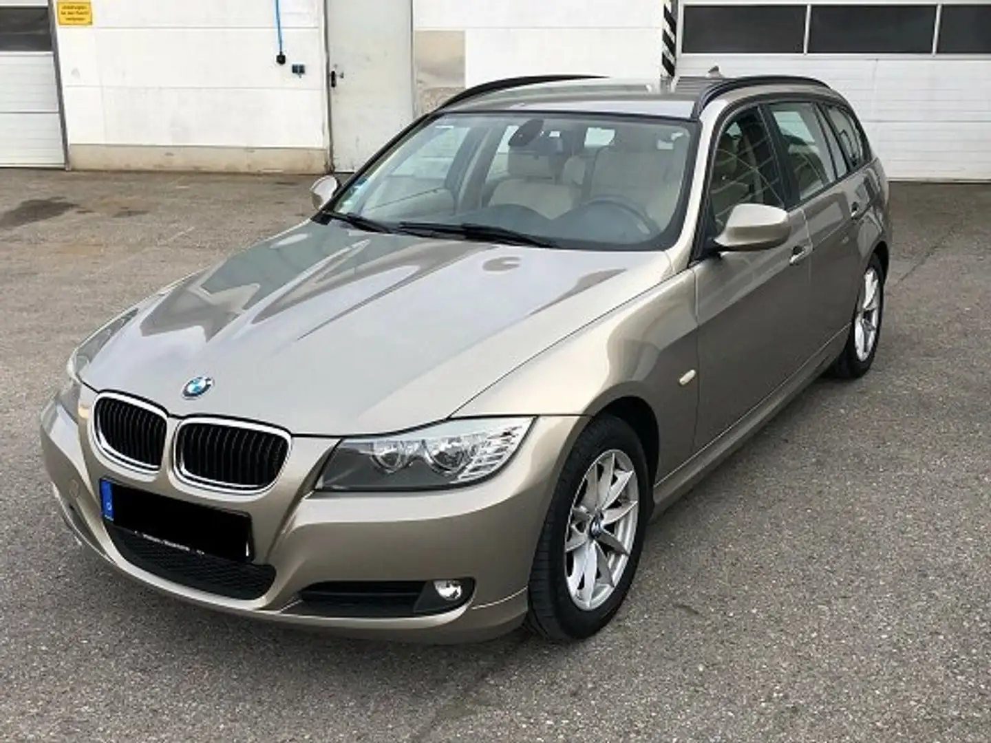 BMW 320 320d DPF Touring Beżowy - 1