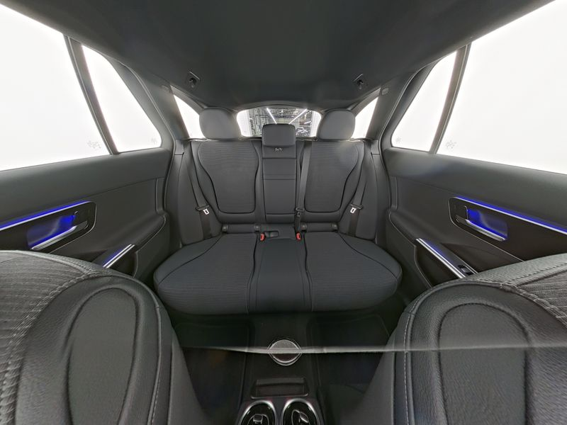 Mercedes-Benz C 180 T-Modell Avantgarde*AHV*Totwinkel — photo 9