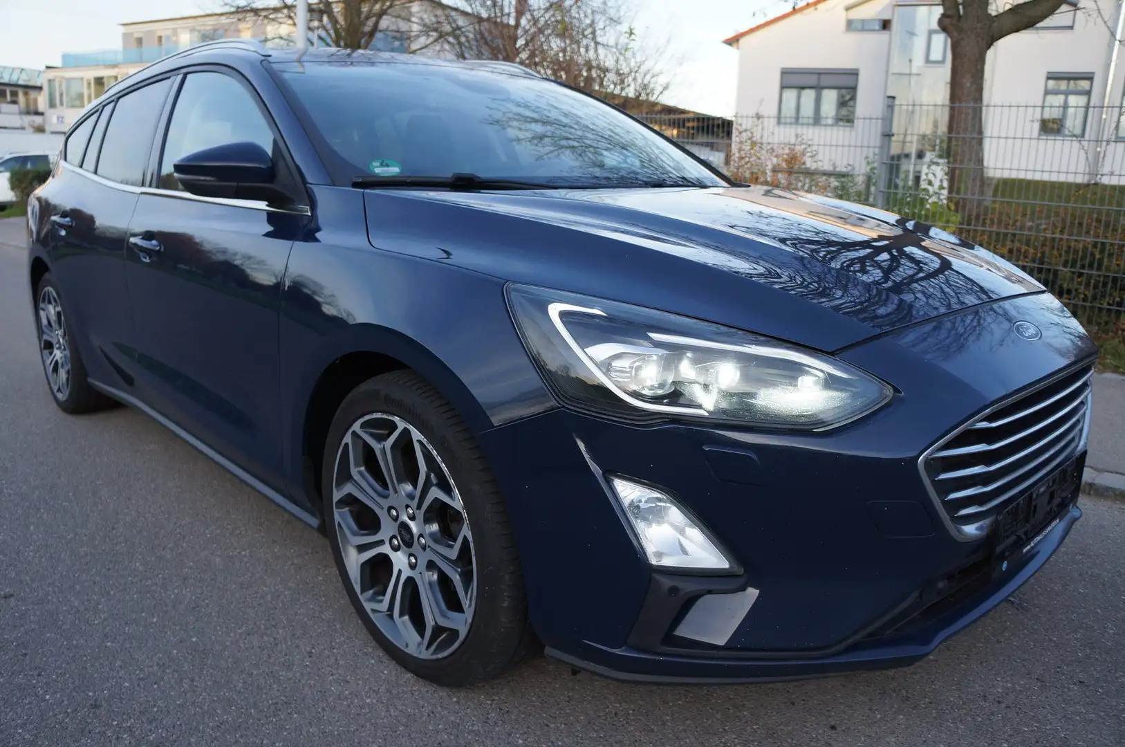 Ford Focus TITANIUM**8G**NAVI=PANORAMA=HEADUP=LED=STHZ=E6 Blau - 2