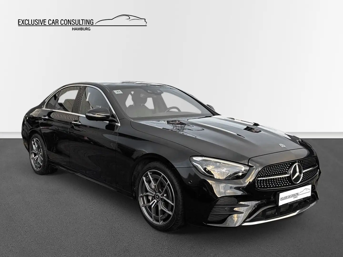 Mercedes-Benz E 200 AMG Line *Pano *360° *Keyless *Headup Black - 1