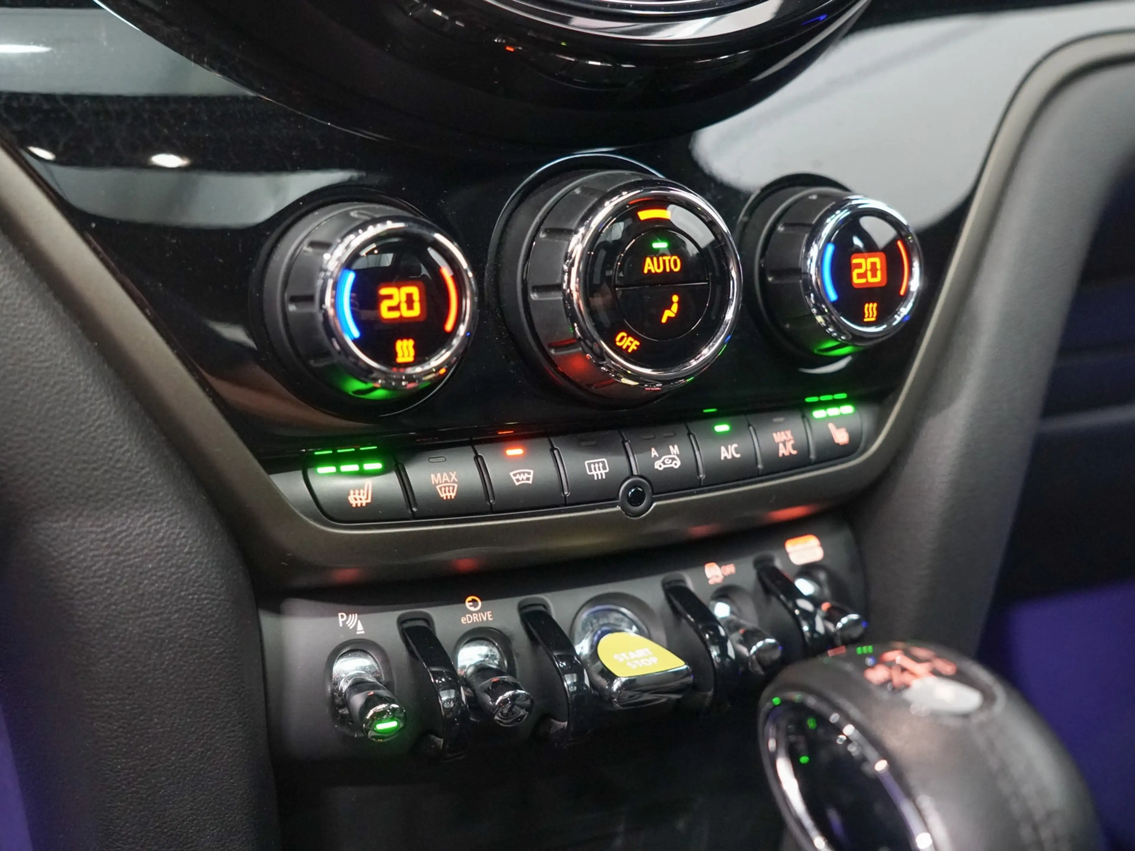 MINI Cooper SE Countryman 1.5 ALL4 Panoramadak | Harman Kardon | ACC | Head — photo 20