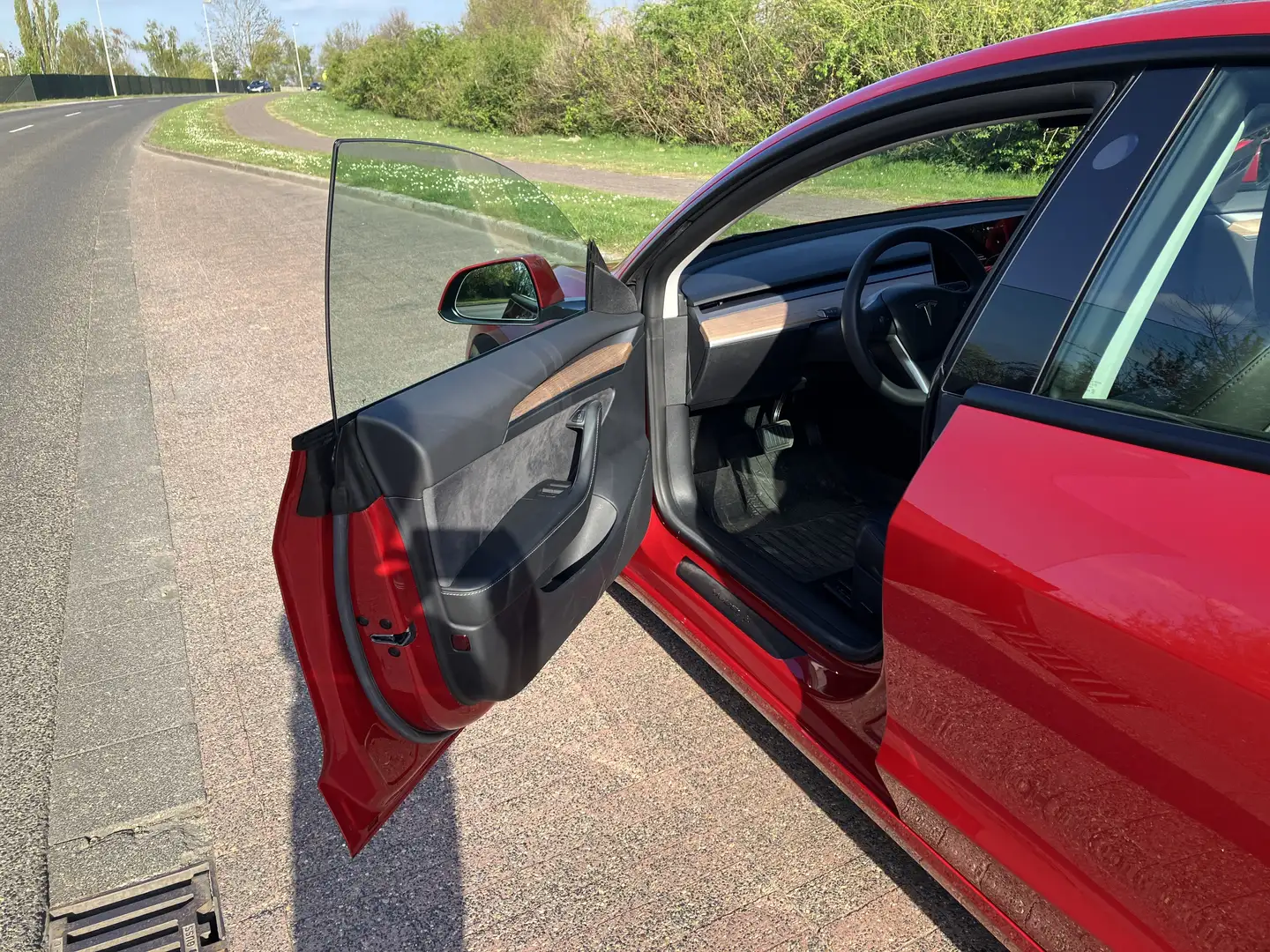 Tesla Model 3 Standard Reichweite Plus Hinterradantrieb Roşu - 2