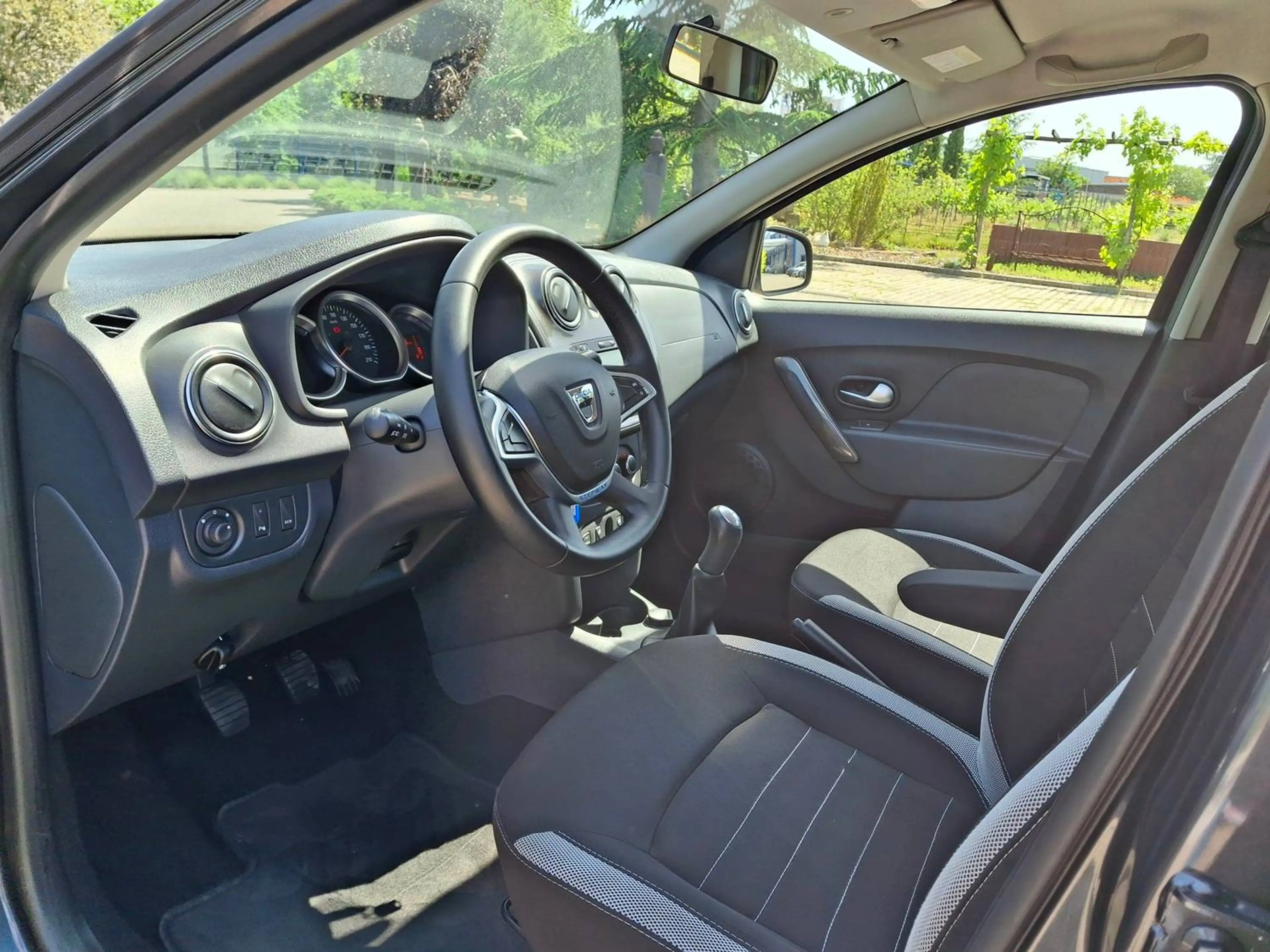 Dacia Sandero Stepway, Prestige,1.Hd, TÜV neu, Klima,Navi,PDC — photo 6