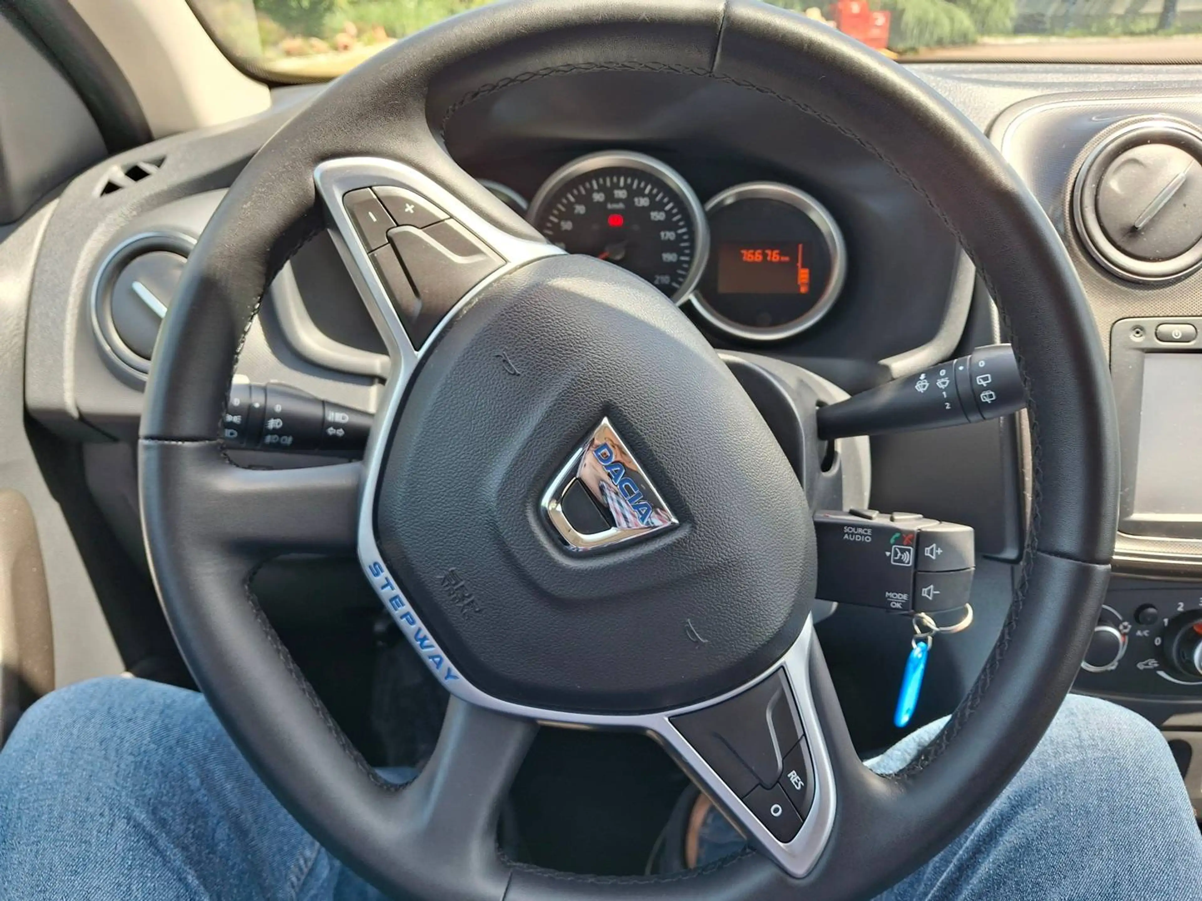 Dacia Sandero Stepway, Prestige,1.Hd, TÜV neu, Klima,Navi,PDC — photo 10
