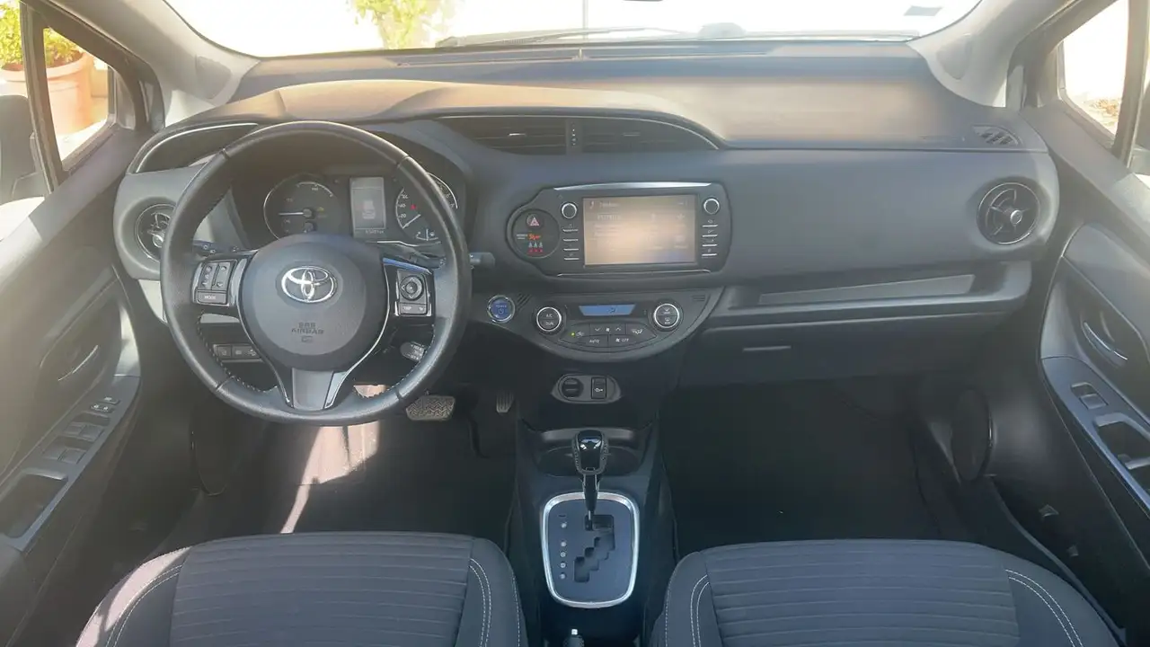 Toyota Yaris Yaris — photo 11