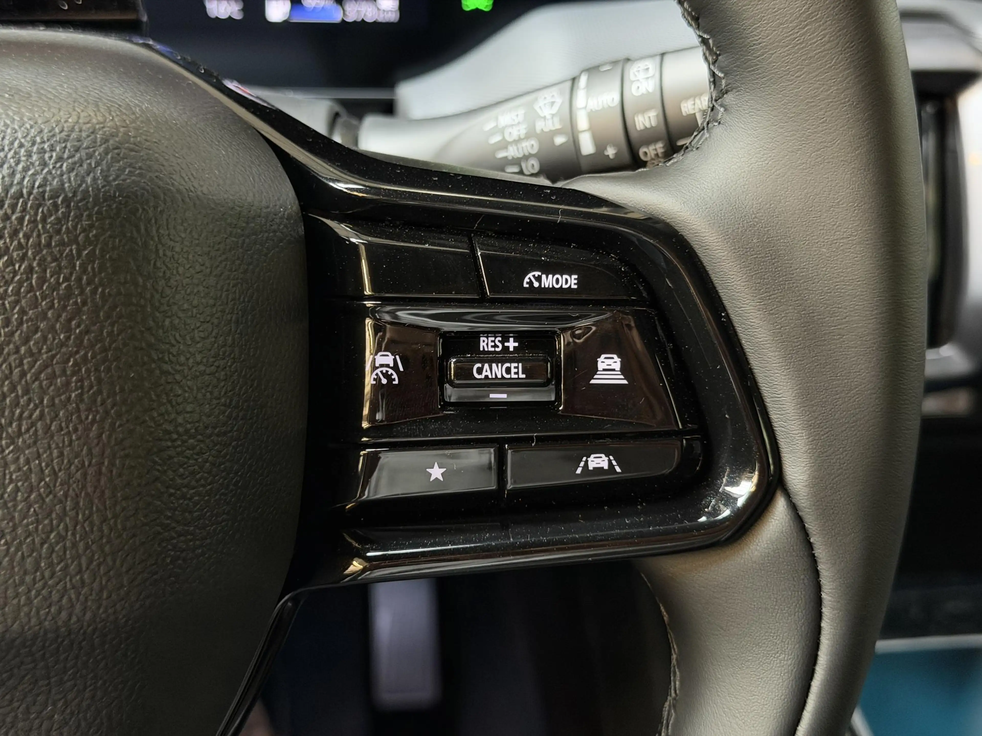 Toyota Urban Cruiser Executive 61 kWh — photo 13