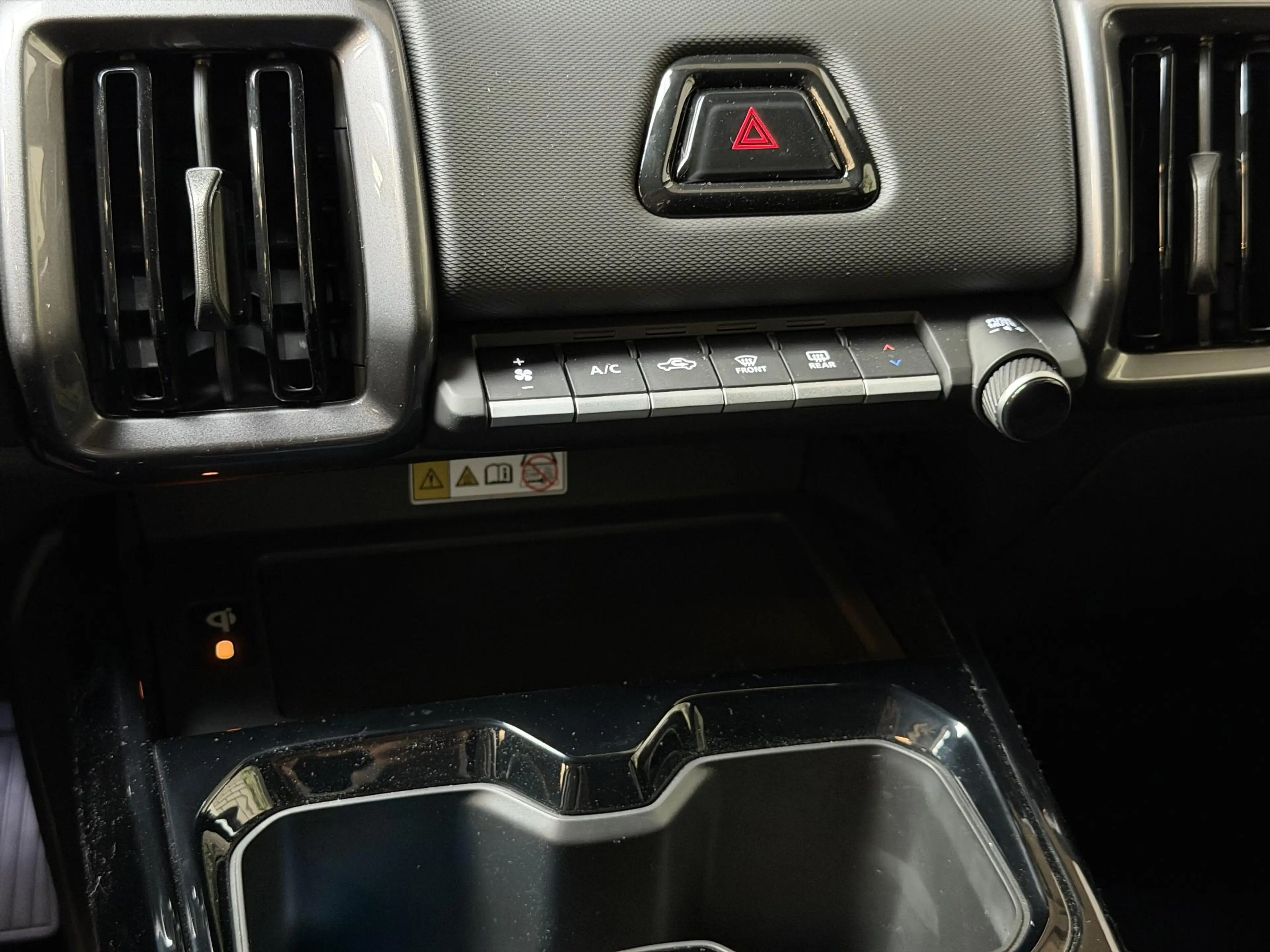 Toyota Urban Cruiser Executive 61 kWh — photo 10