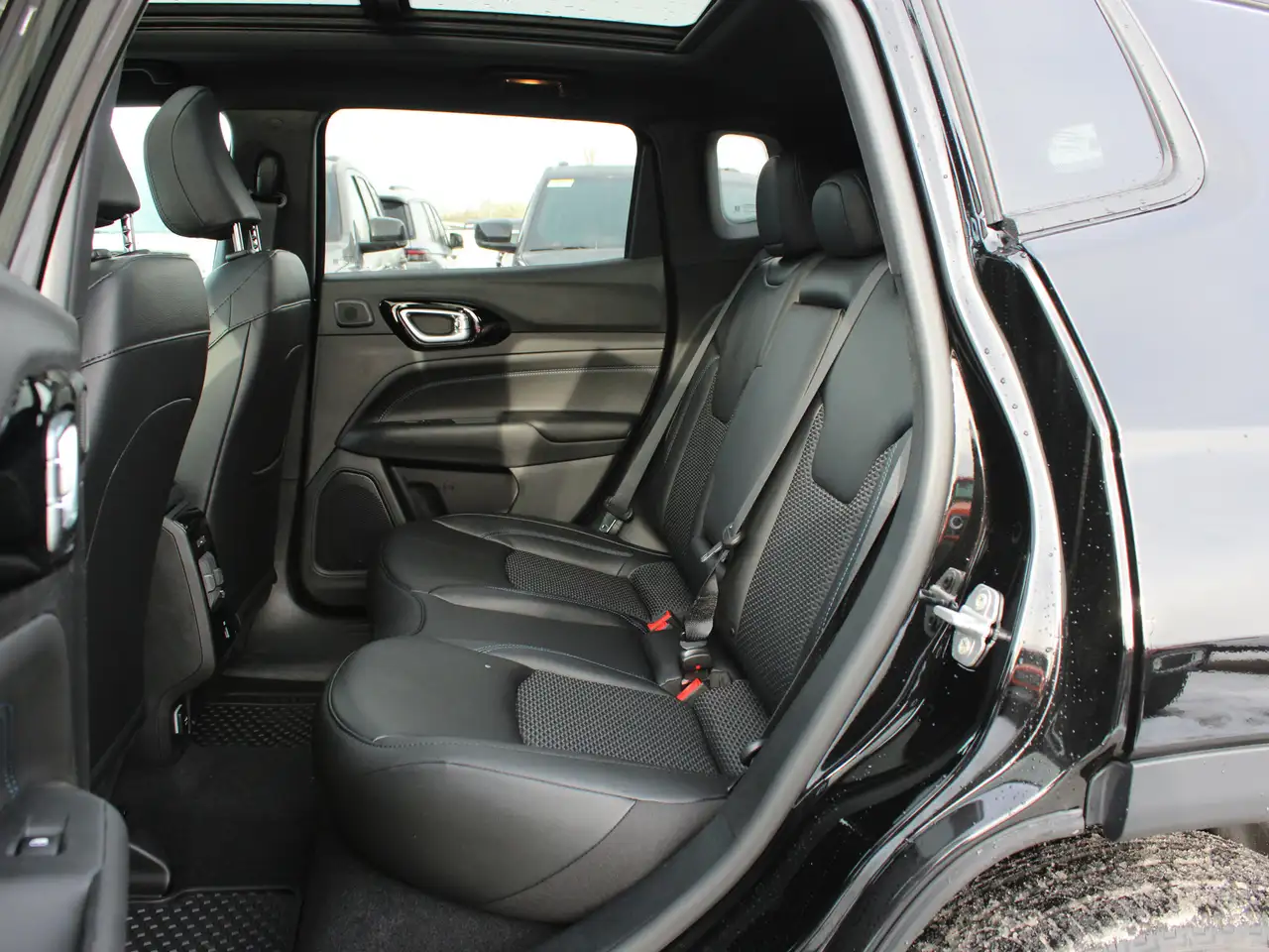 Jeep Compass photo Jeep Compass