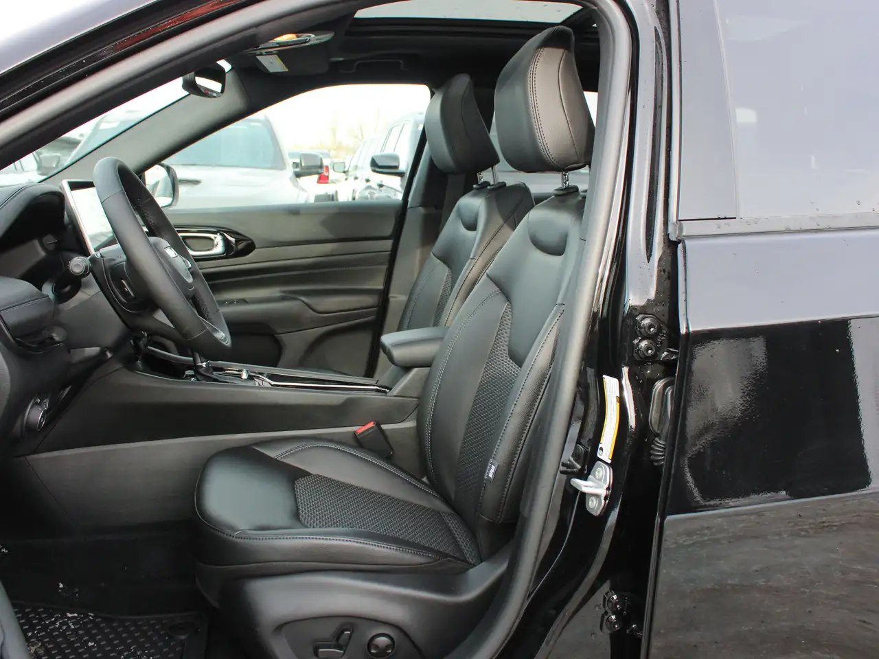 Jeep Compass photo Jeep Compass