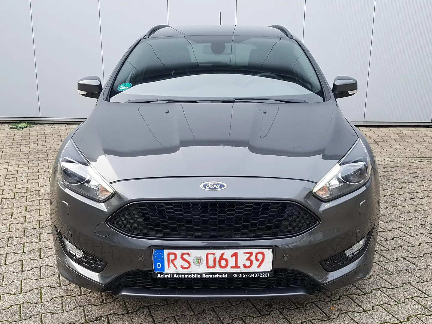 Ford Focus Turnier 1.5EcoBoost Aut.ST-LineZAHNRIEMEN-INSP.NEU Grau - 2
