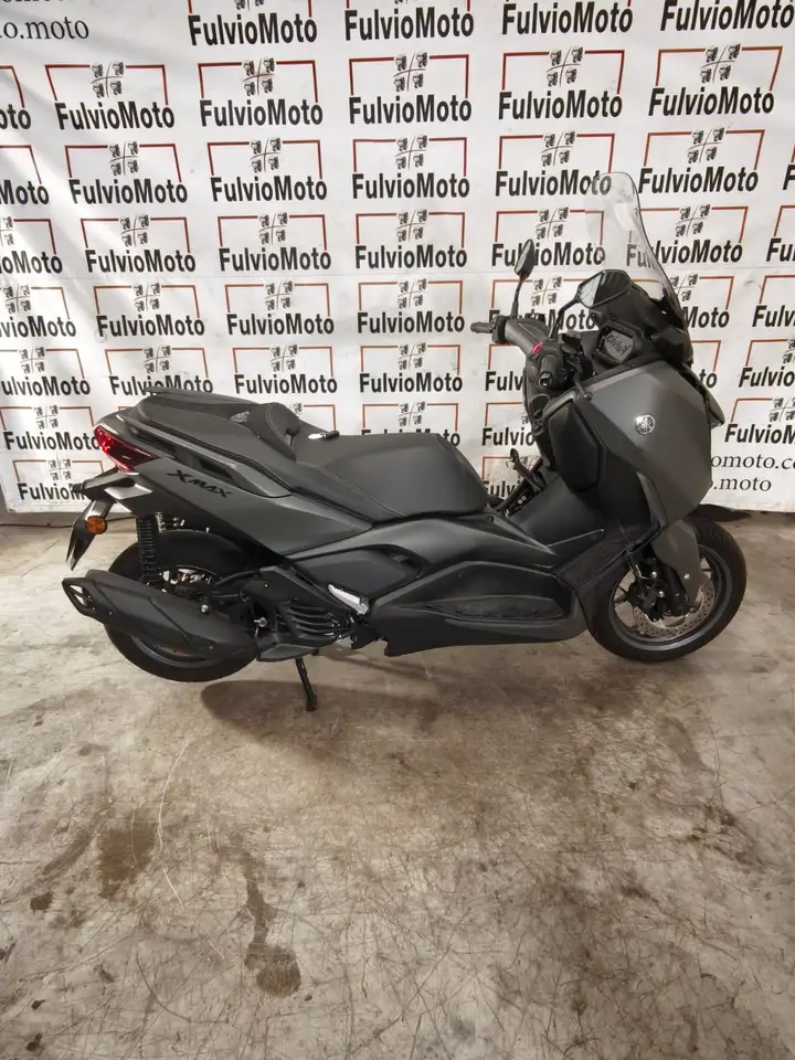Yamaha X-Max 125