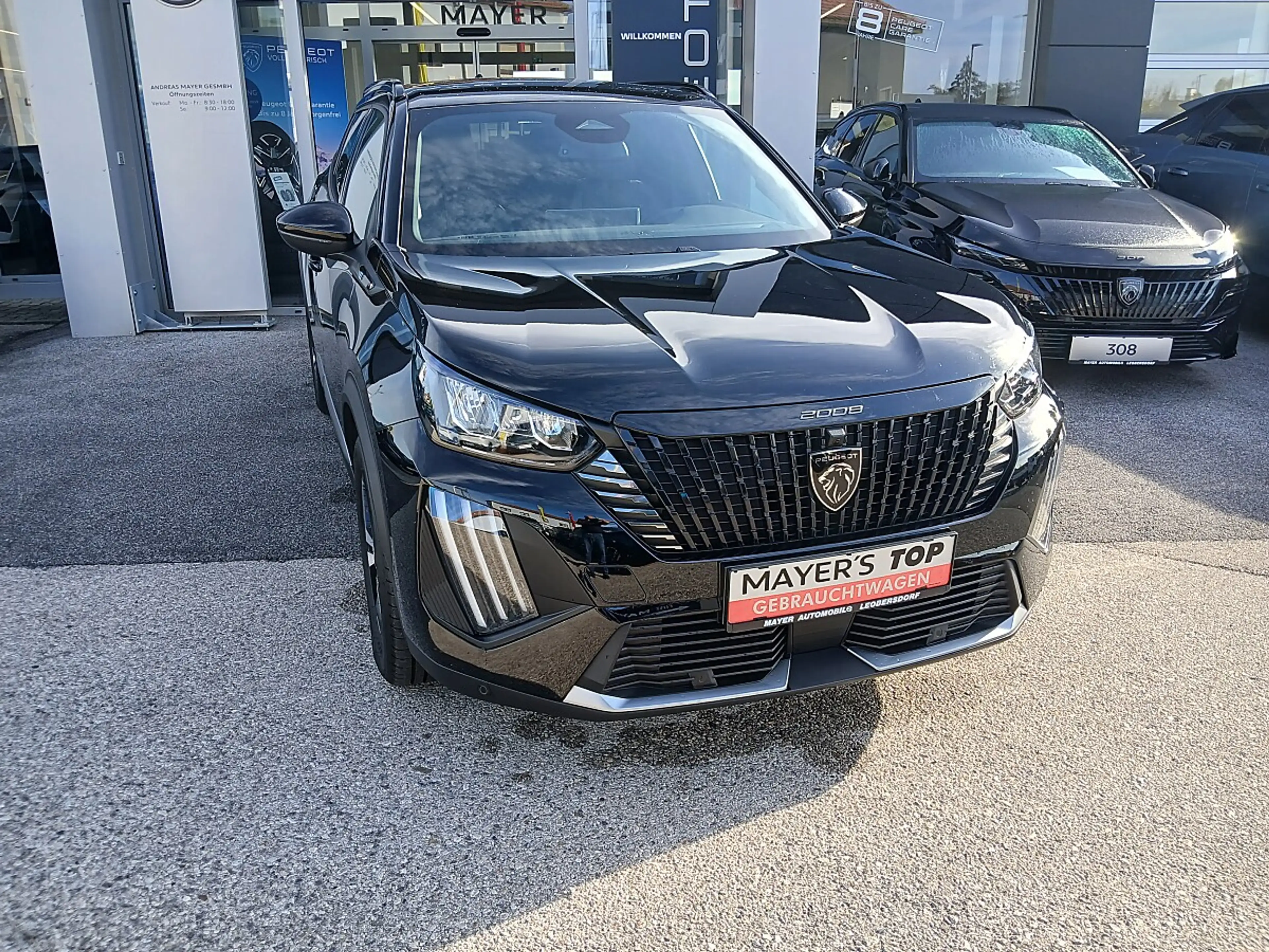 Peugeot e-2008 54kWh Allure — photo 2