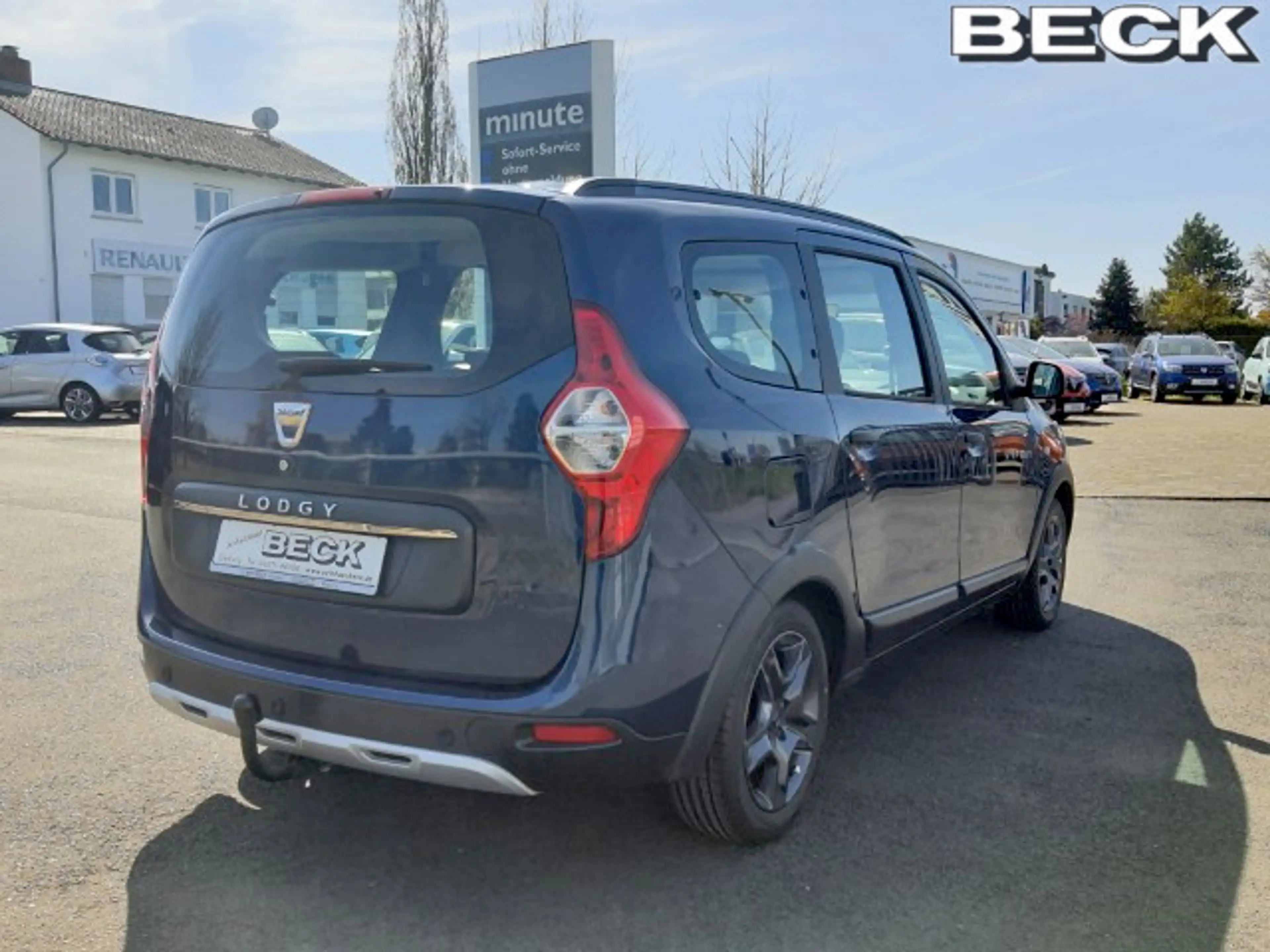 Dacia Lodgy Stepway SCe 100 | 7-Sitzer,AHK,Klima,BT,Rückfah — photo 15