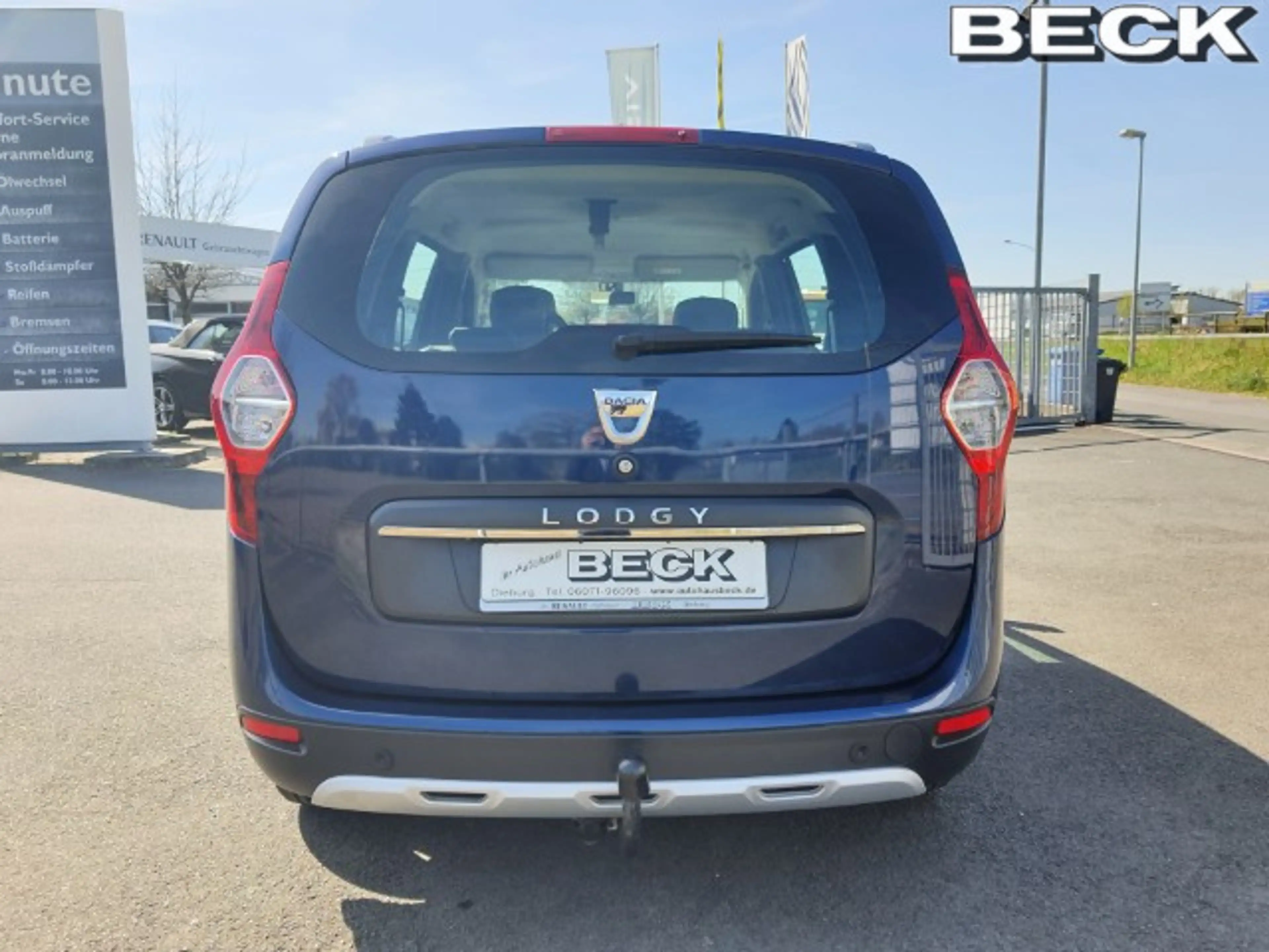 Dacia Lodgy Stepway SCe 100 | 7-Sitzer,AHK,Klima,BT,Rückfah — photo 14