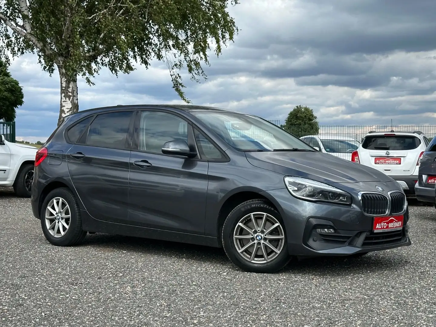 BMW 218 Baureihe 2 Active Tourer 218 d Advantage Gris - 2