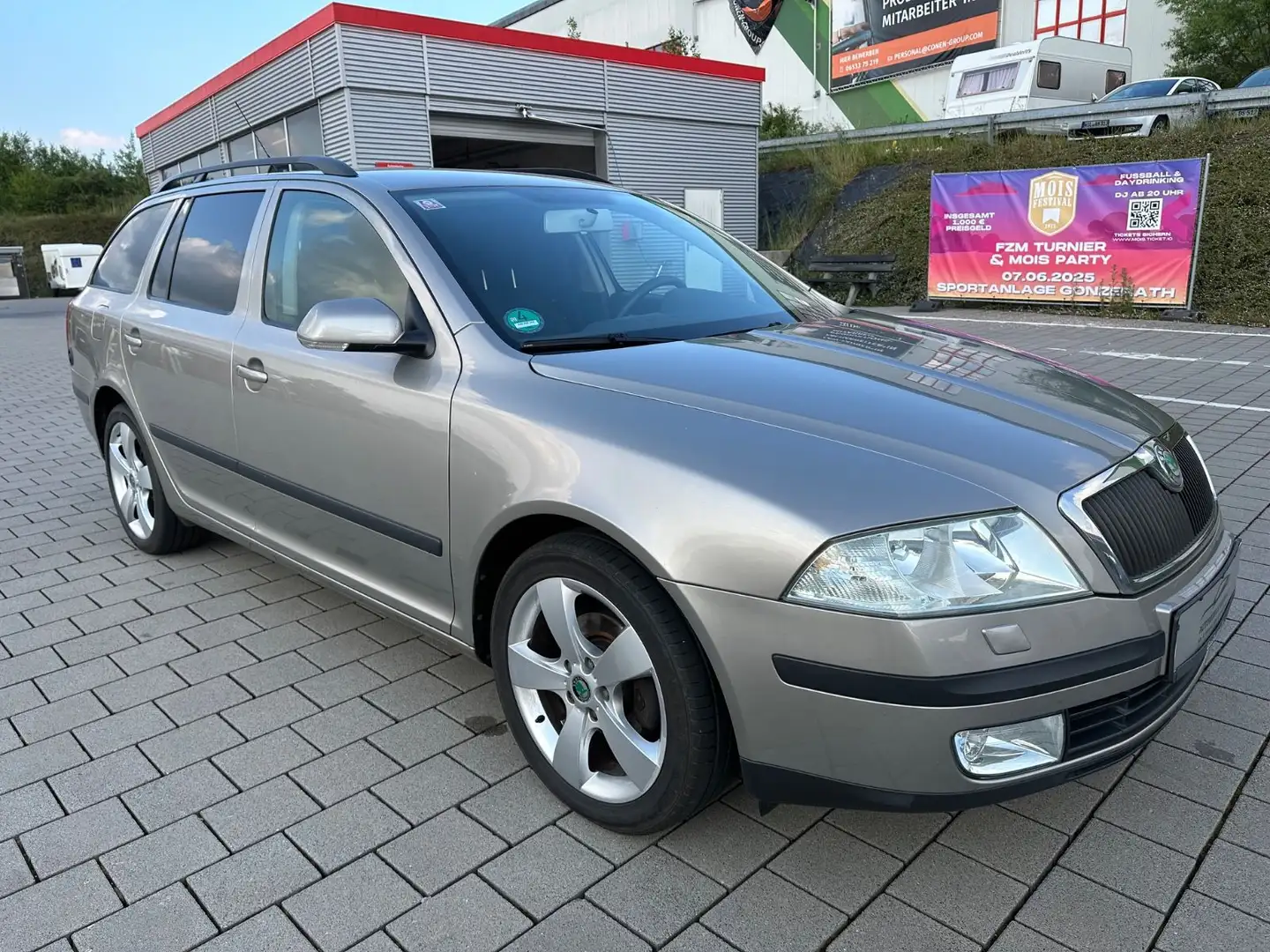 Skoda Octavia Combi Ambiente 1.6*LPG*KLIMAAUTOMATIK*LM Beige - 1