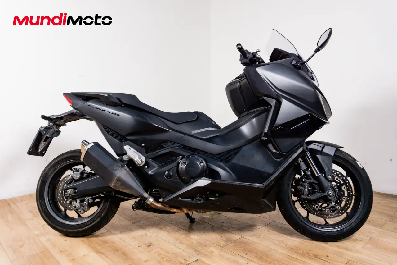Honda Forza 750