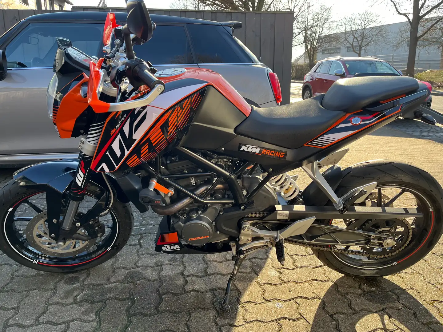 KTM 200 Duke Orange - 1