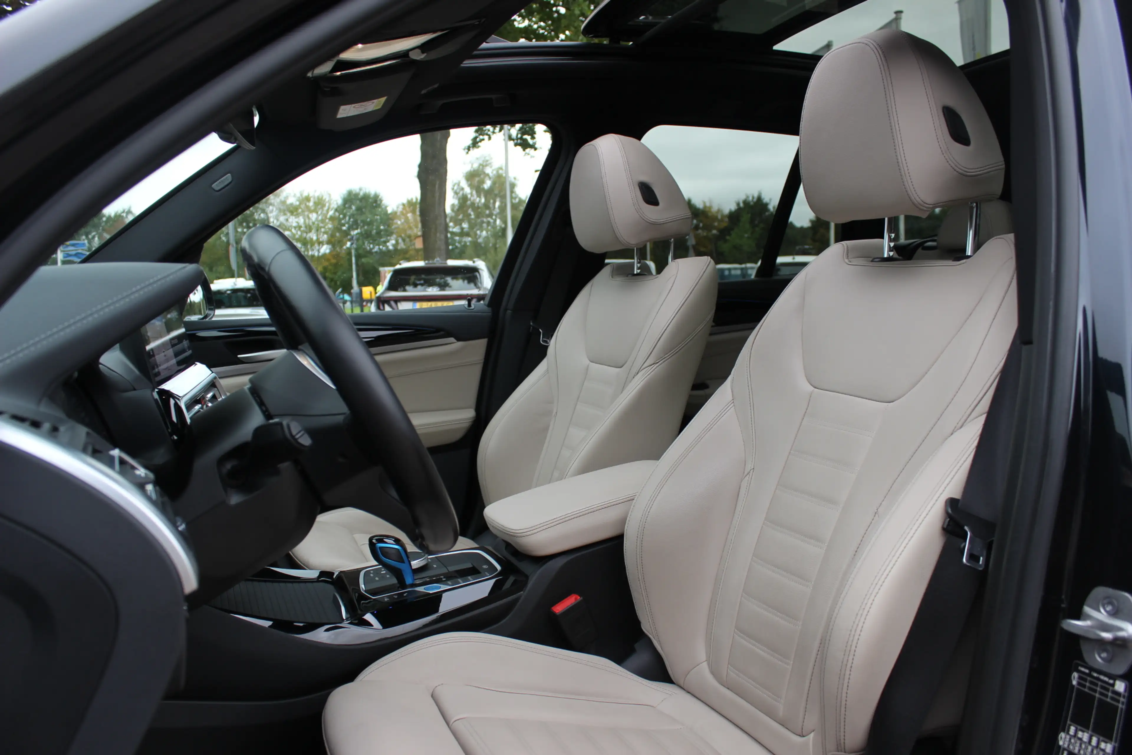 BMW iX3 High Executive 80 kWh / SoH 94,1% / Panoramadak / — photo 5