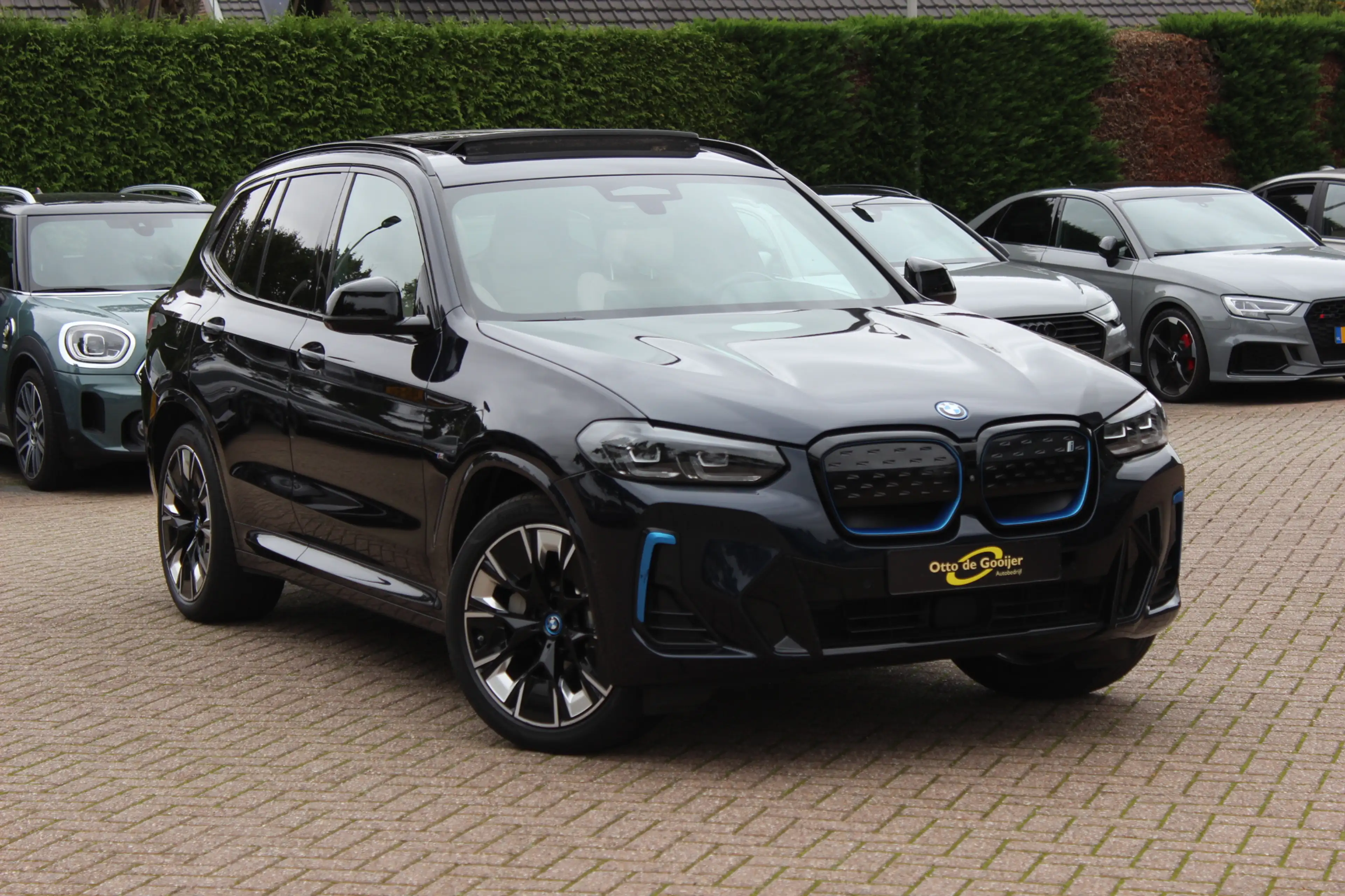 BMW iX3 High Executive 80 kWh / SoH 94,1% / Panoramadak / — photo 37