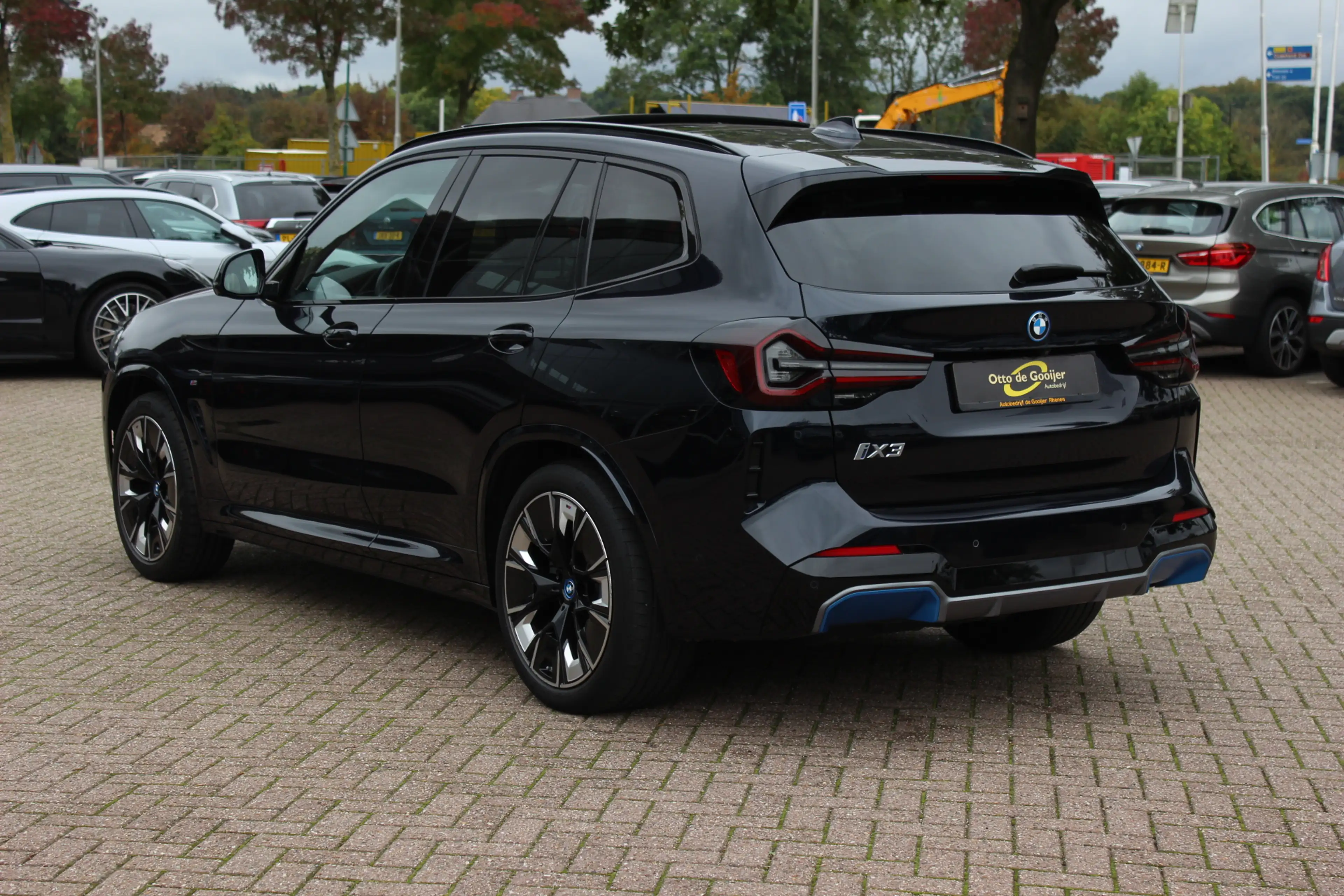 BMW iX3 High Executive 80 kWh / SoH 94,1% / Panoramadak / — photo 4