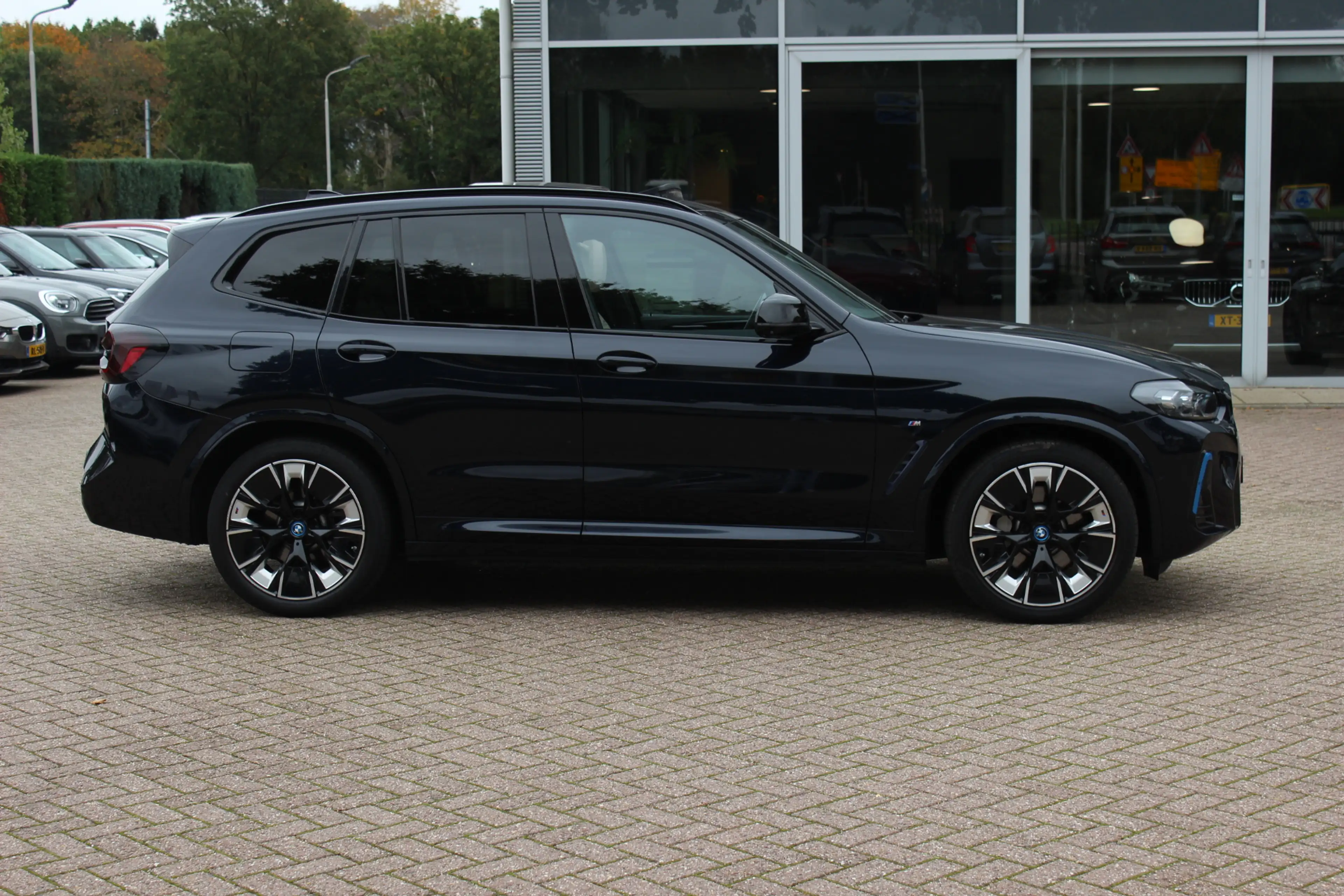 BMW iX3 High Executive 80 kWh / SoH 94,1% / Panoramadak / — photo 6