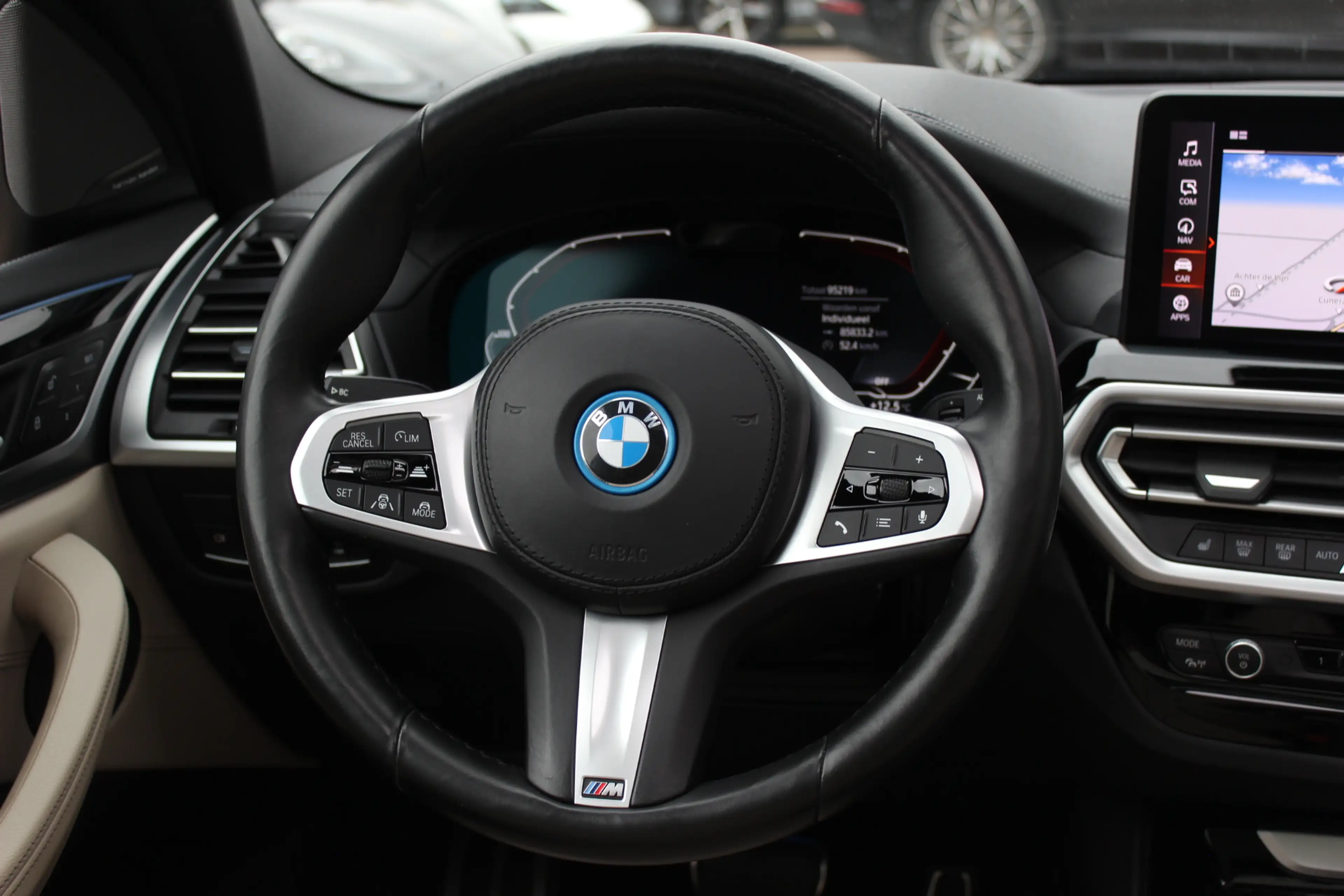 BMW iX3 High Executive 80 kWh / SoH 94,1% / Panoramadak / — photo 18