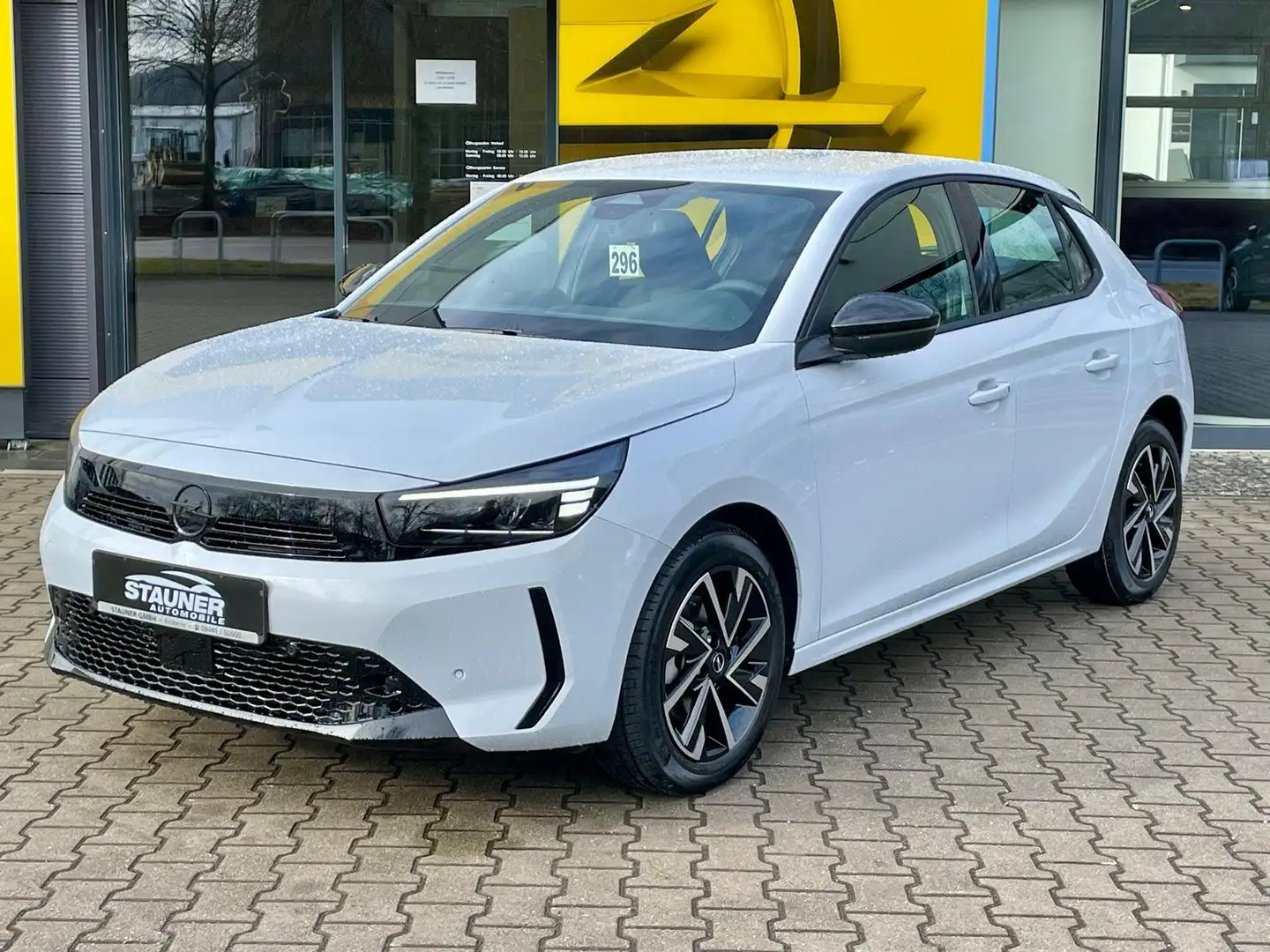 Opel Corsa GS Line *Aktion Schwer.Behind. min 50 GdB* Weiß - 2