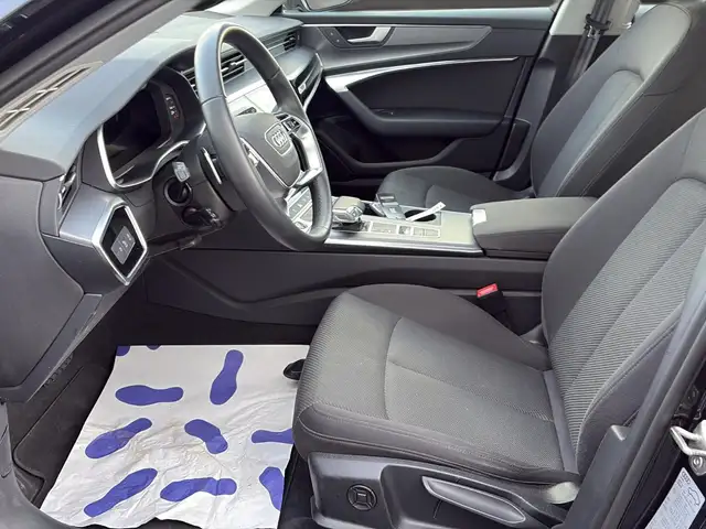 Audi A6 view 12