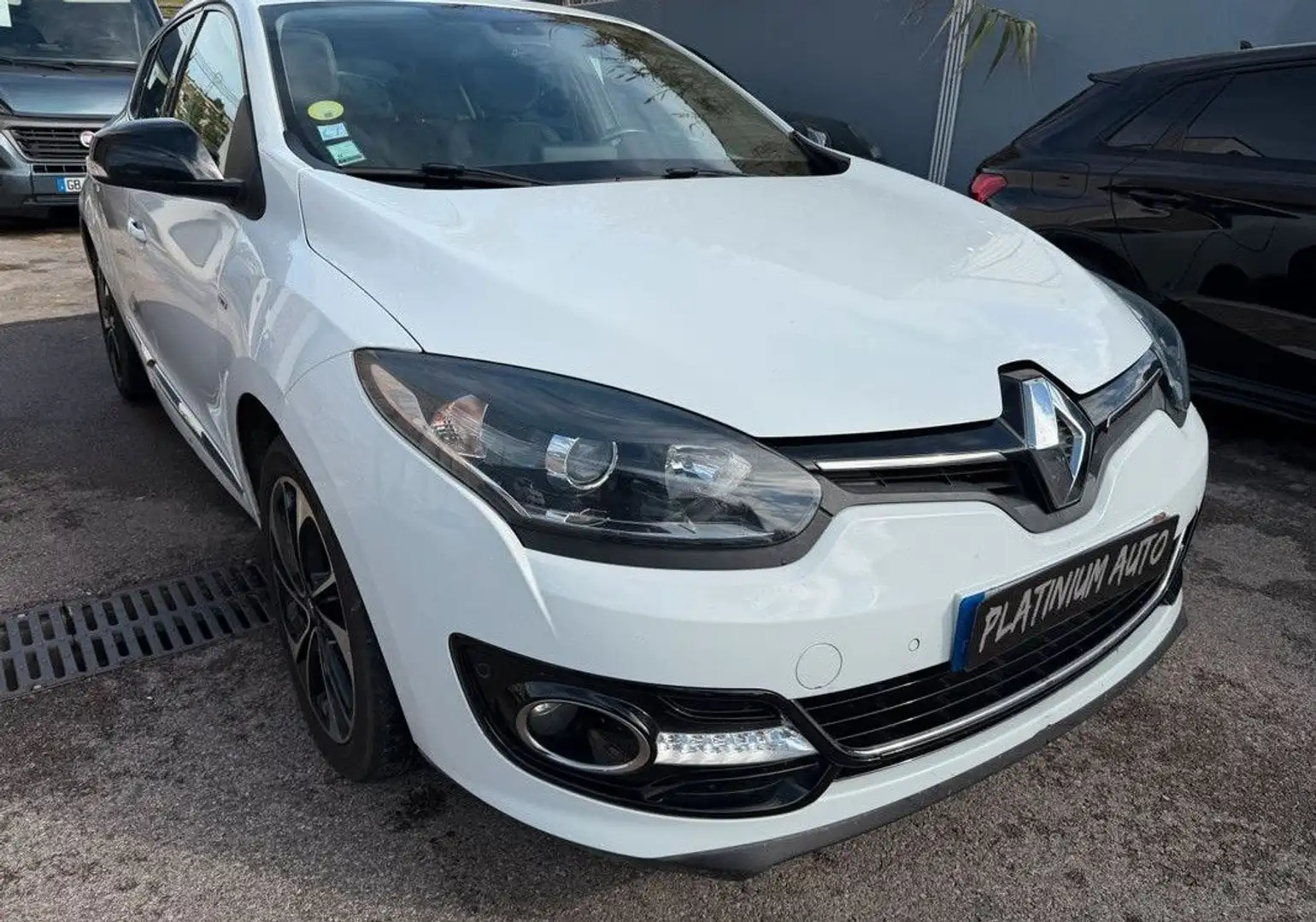 Renault Megane 3 (3) 1.5 DCI 110 Bose Edition Blanc - 1