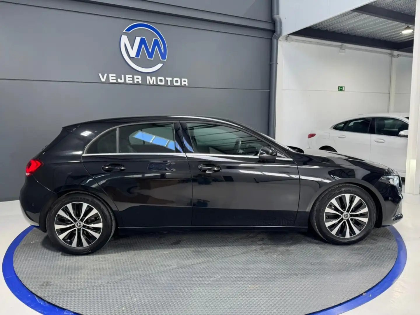 Mercedes-Benz A 200 200d 8G-DCT Negro - 2