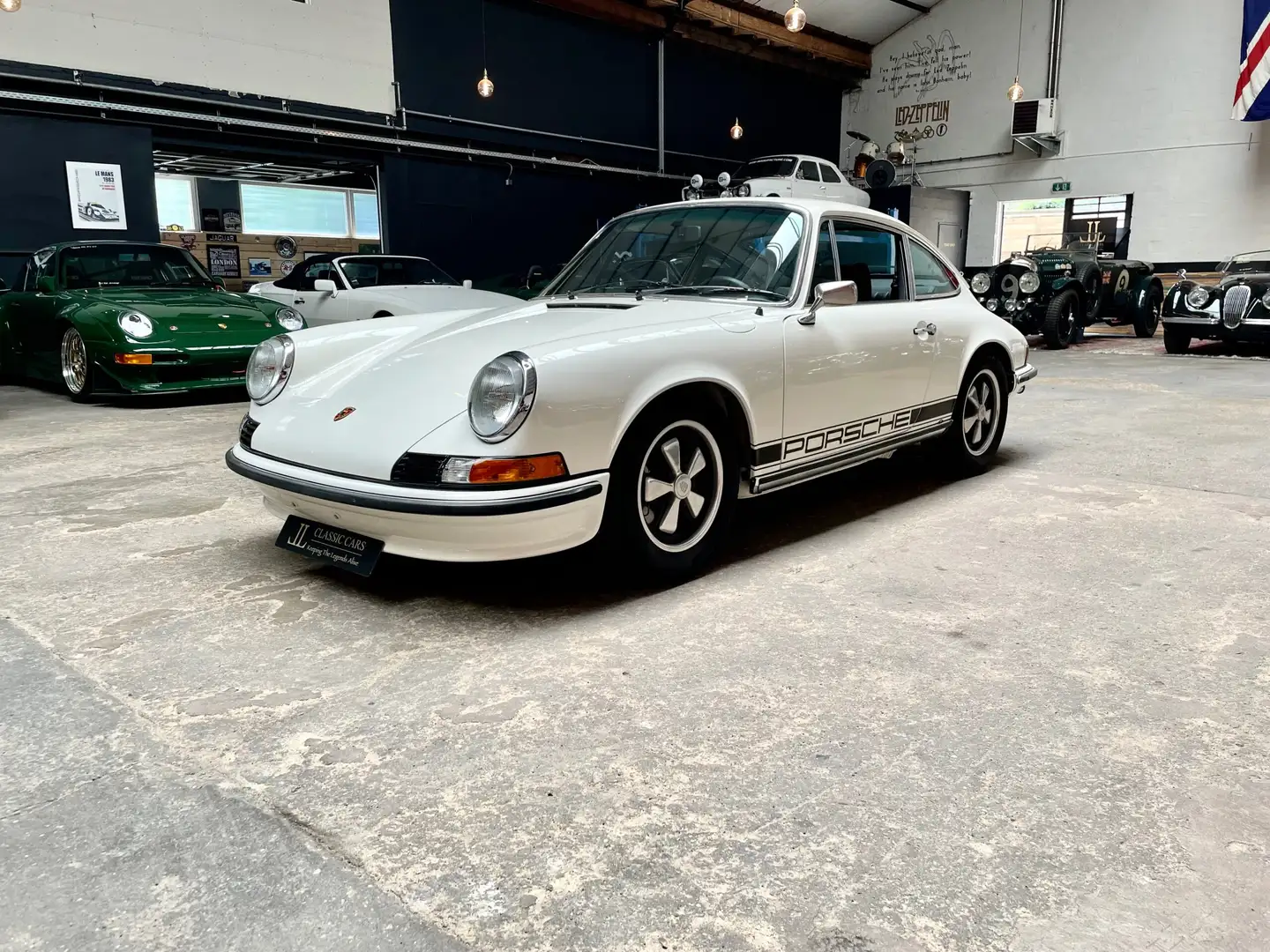 Porsche 911 2.4S Blanc - 1
