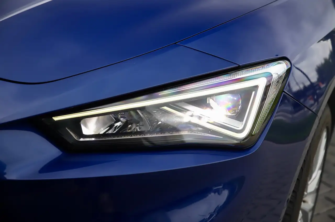 SEAT Leon 1.4 DSG Xcellence Adaptive Keyless Ambiant CarPlay Lane Assist ..., миниатюра 15