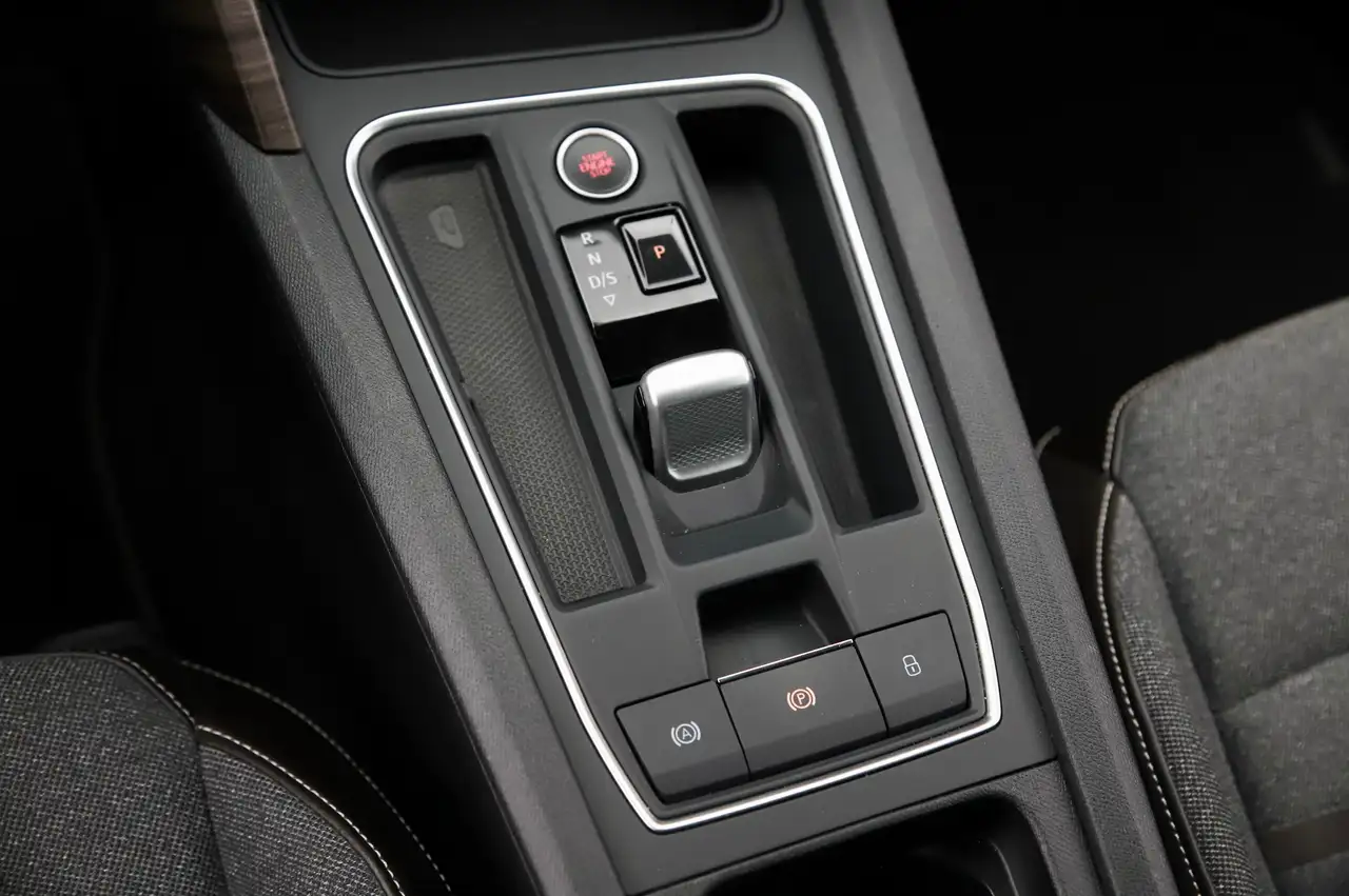 SEAT Leon 1.4 DSG Xcellence Adaptive Keyless Ambiant CarPlay Lane Assist ..., миниатюра 21