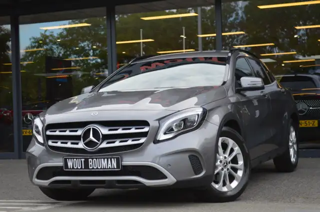Mercedes-Benz GLA 180 Led Navi Camera Pdc