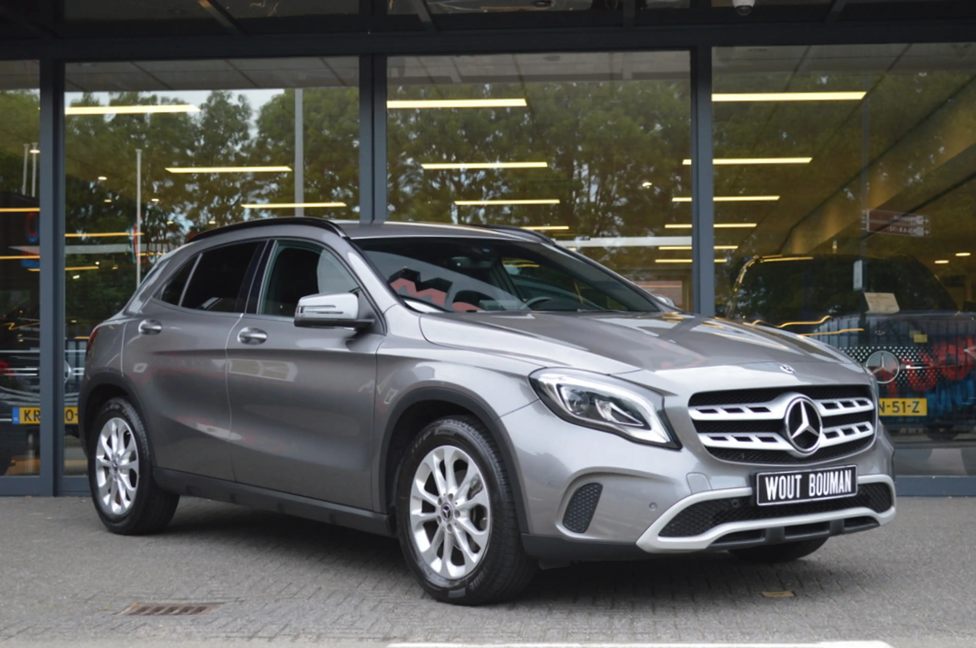 Mercedes-Benz GLA 180 Led Navi Camera Pdc — photo 3