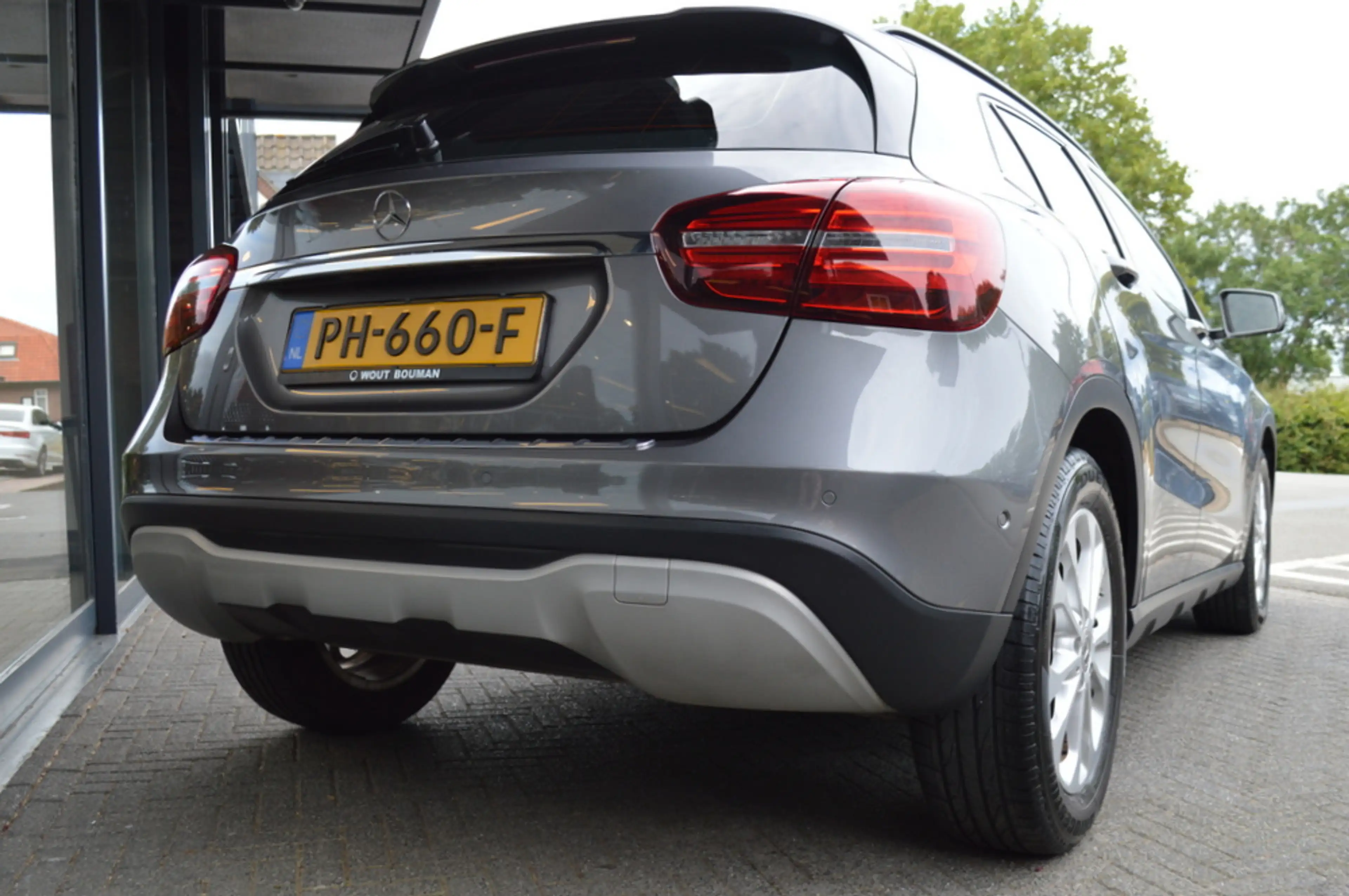 Mercedes-Benz GLA 180 Led Navi Camera Pdc — photo 5