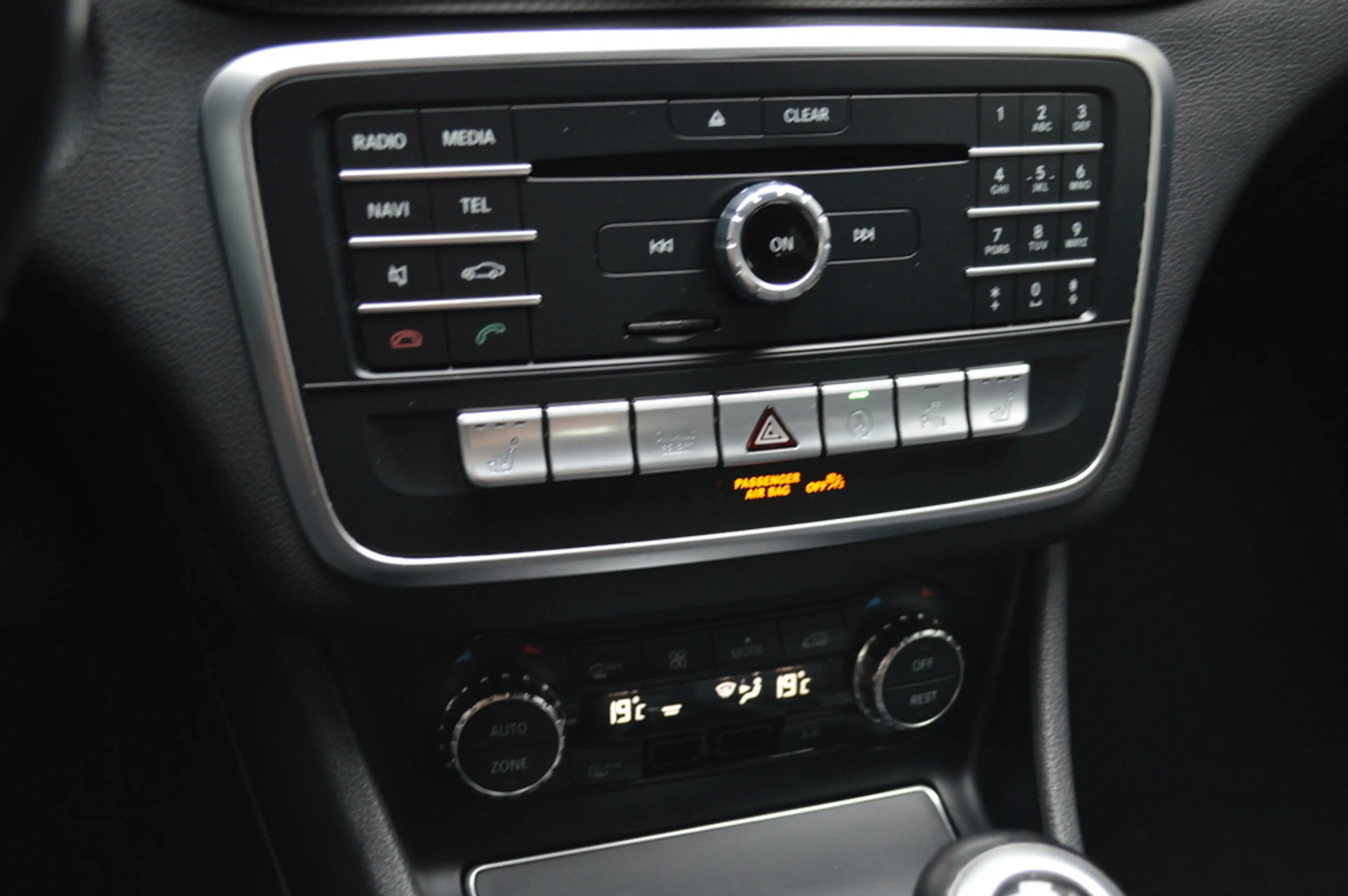 Mercedes-Benz GLA 180 Led Navi Camera Pdc — photo 12