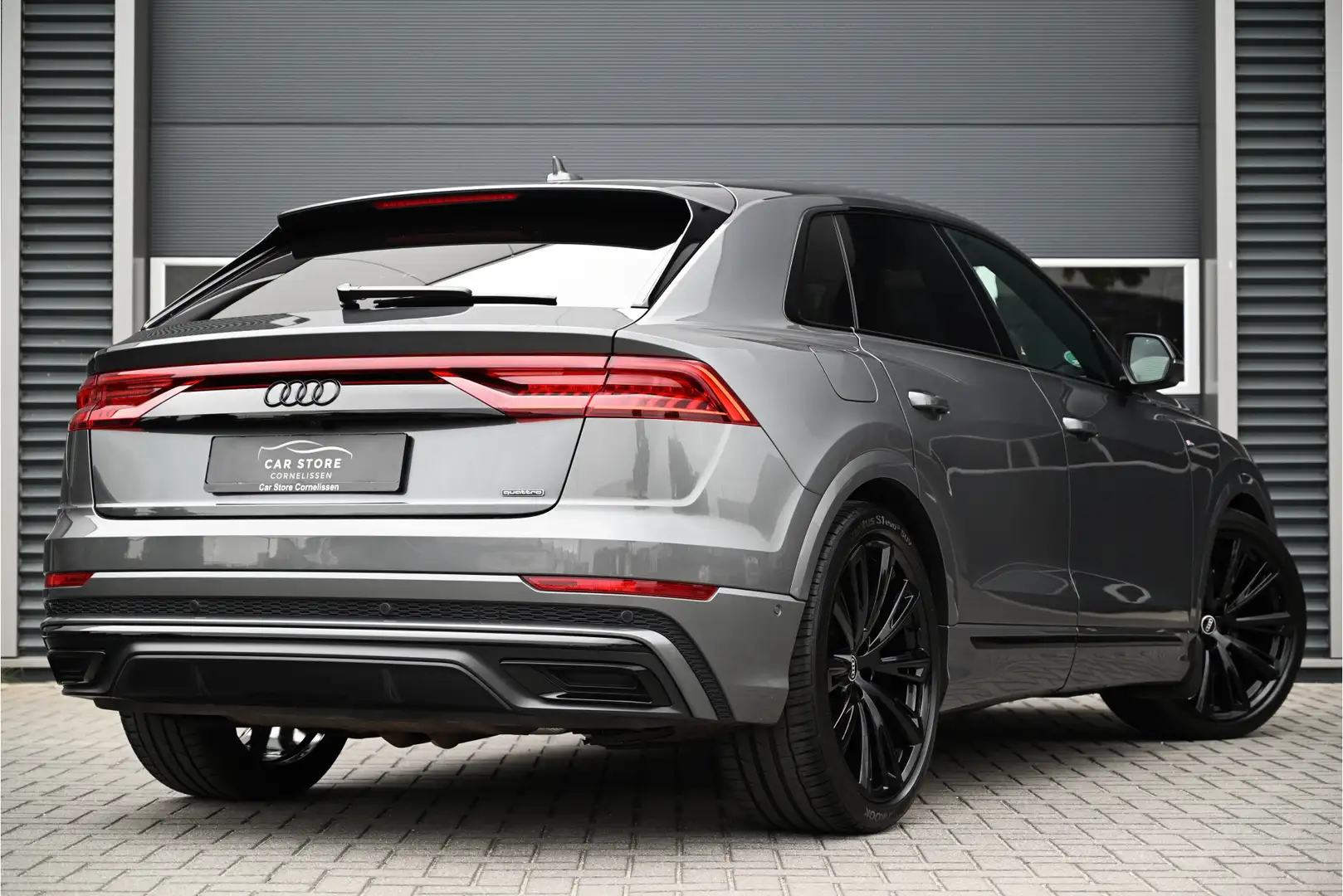 Audi Q8 60 TFSI e QUATTRO S-LINE / COMPETITION / AUDI EXCL Grijs - 2