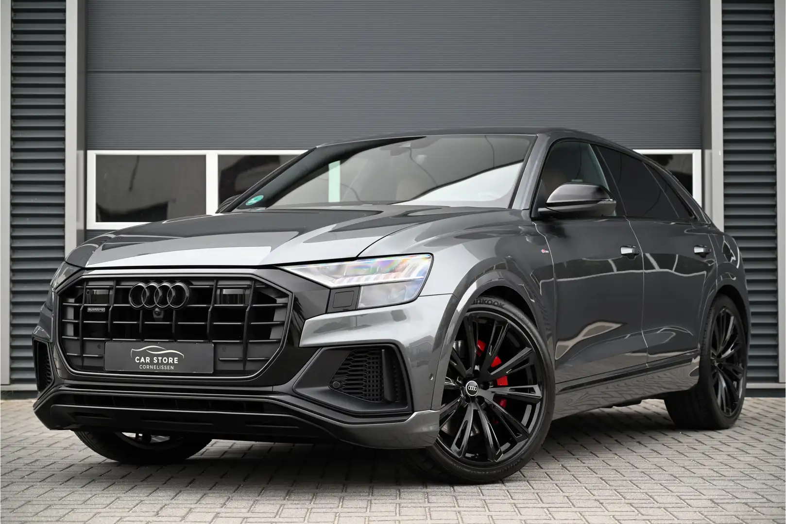 Audi Q8 60 TFSI e QUATTRO S-LINE / COMPETITION / AUDI EXCL Grijs - 1