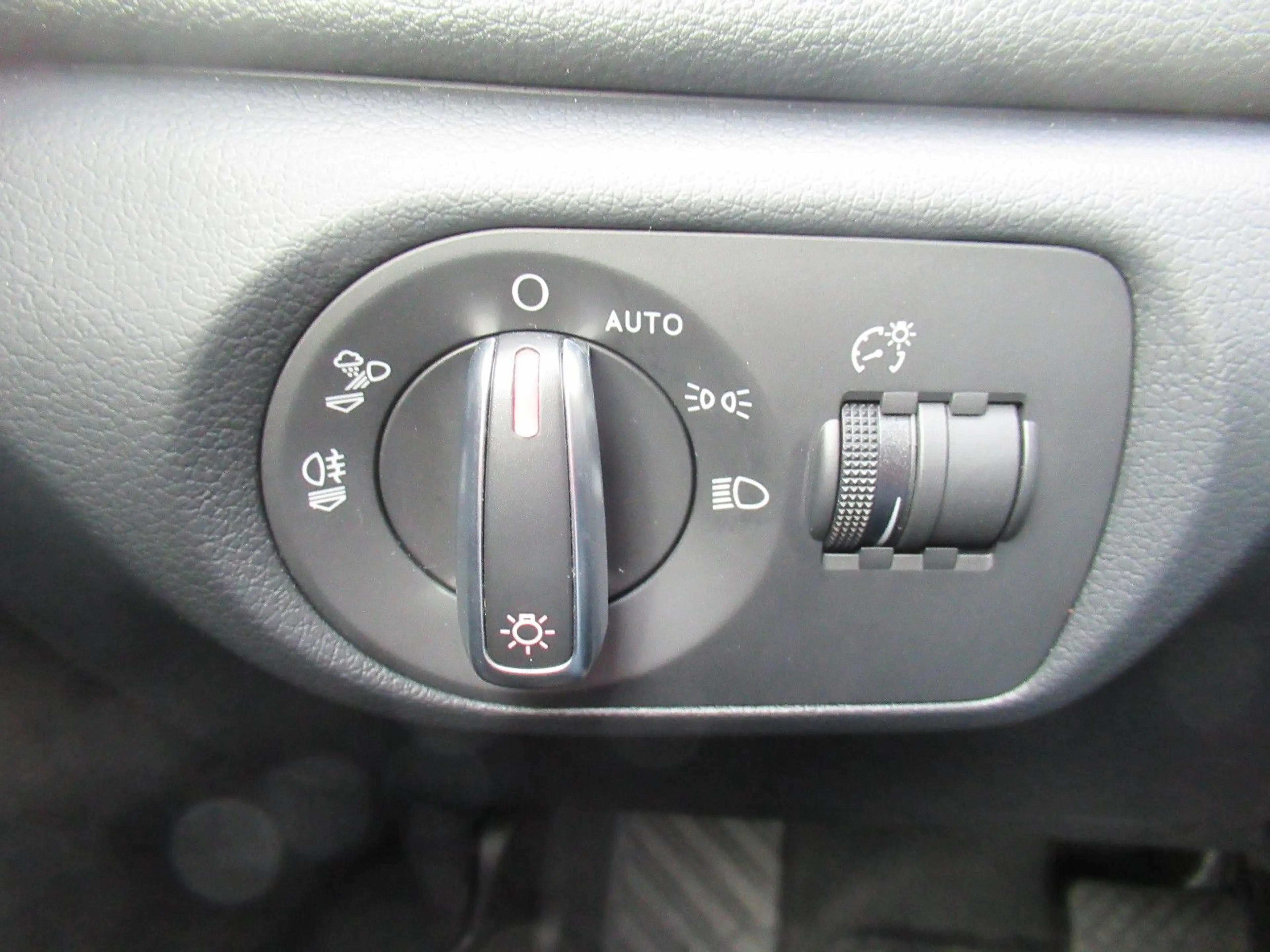 Audi Q3 quattro PANORAMA XEN LEDER AHK NAVI S-TRONIC — photo 9