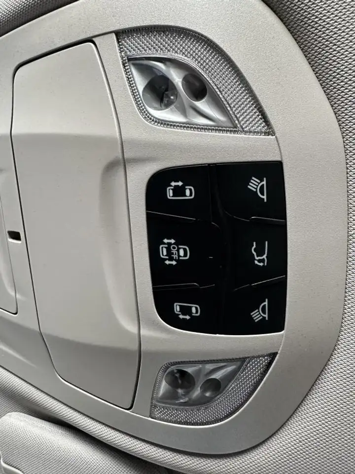 Chrysler Grand Caravan снимка Chrysler Grand Caravan