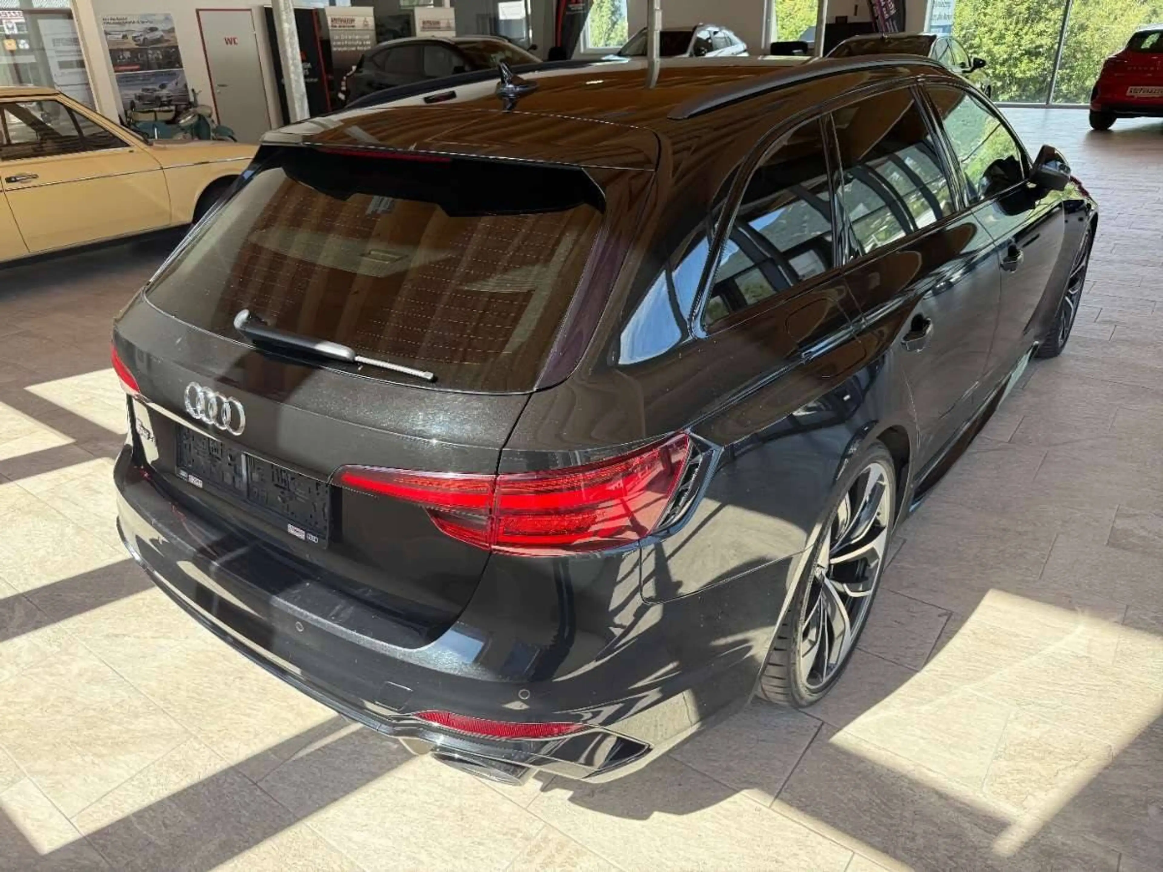 Audi RS4 RS4 4,2 V8 quattro — photo 4