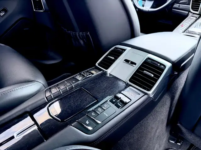 Porsche Panamera view 15