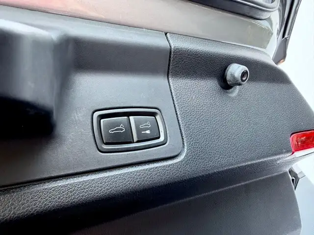 Porsche Panamera view 21
