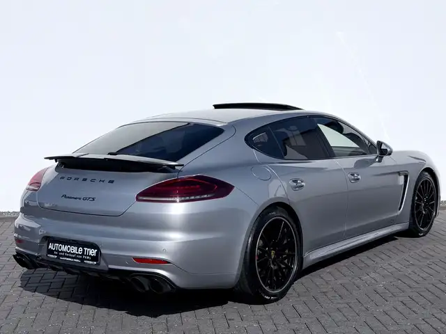 Porsche Panamera view 5
