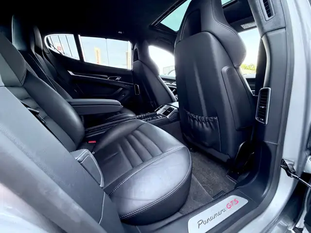 Porsche Panamera view 14