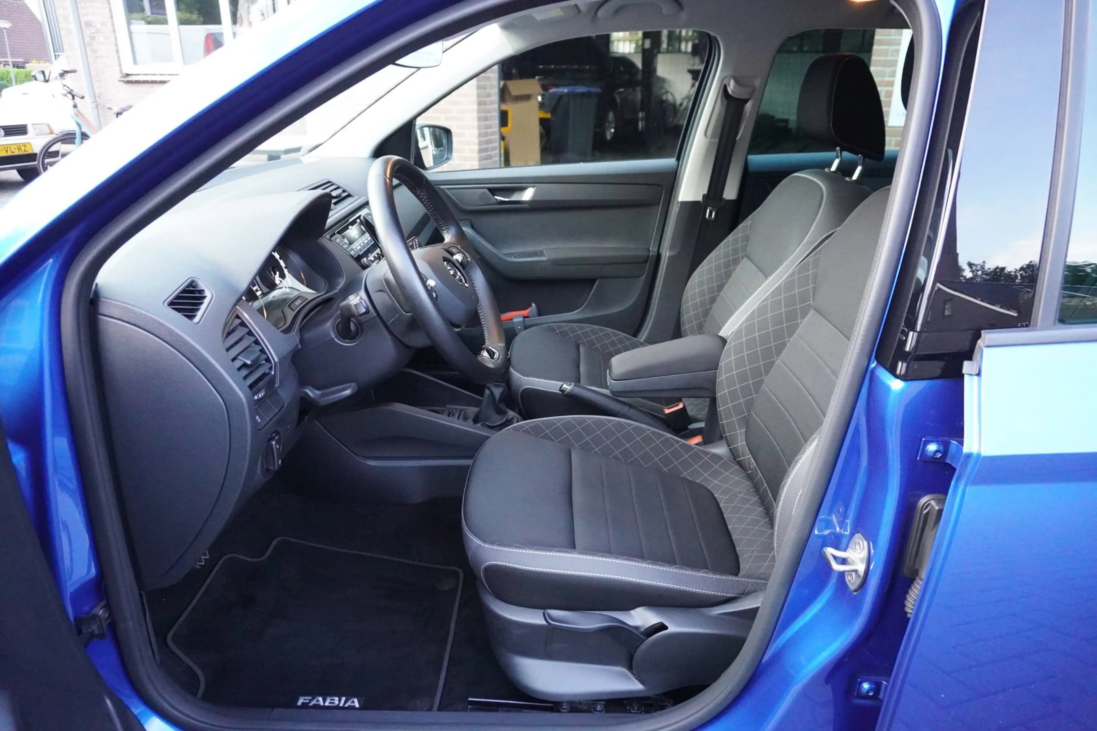 Skoda Fabia 1.0 TSI Ambition — photo 7
