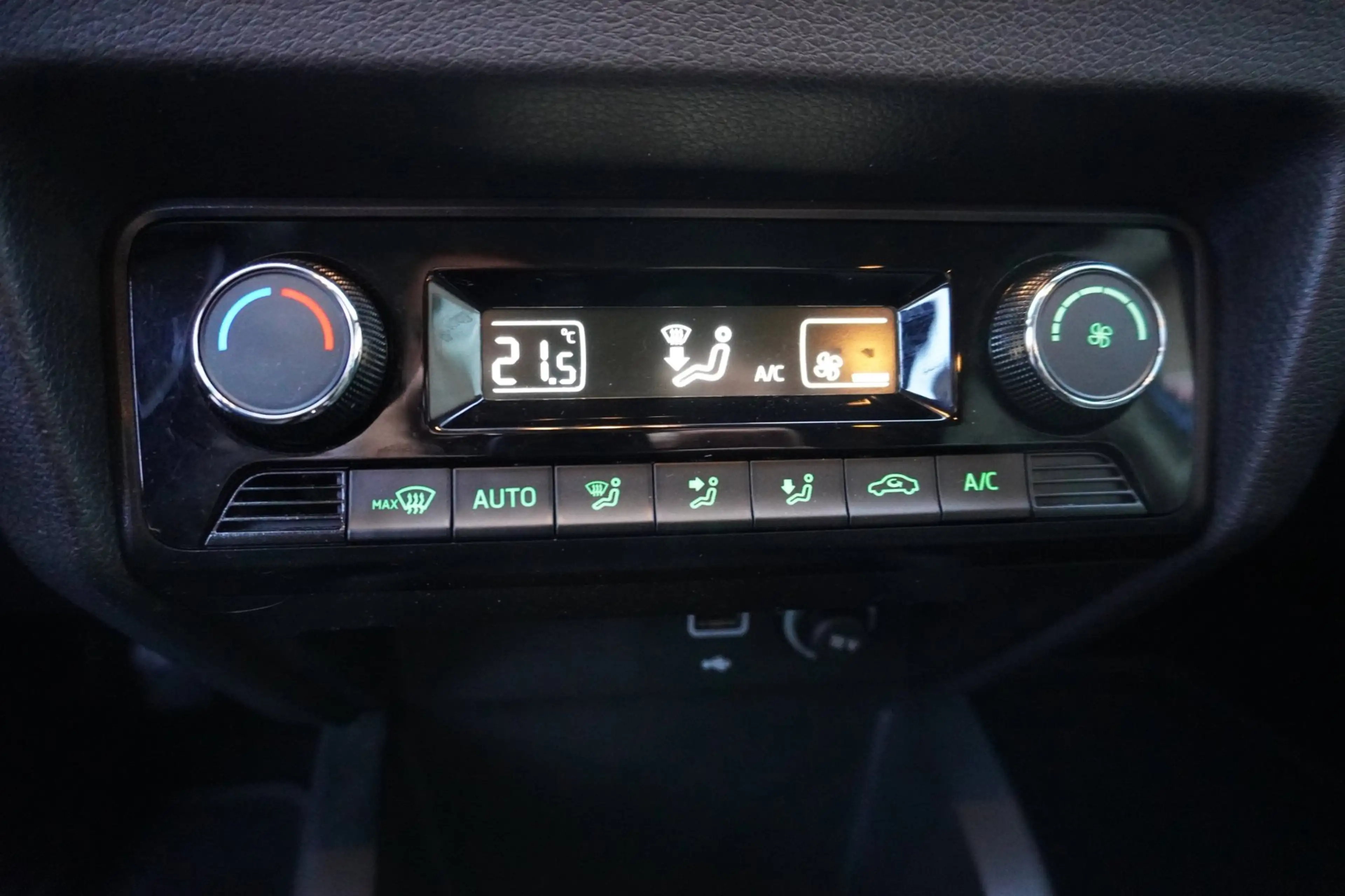 Skoda Fabia 1.0 TSI Ambition — photo 17